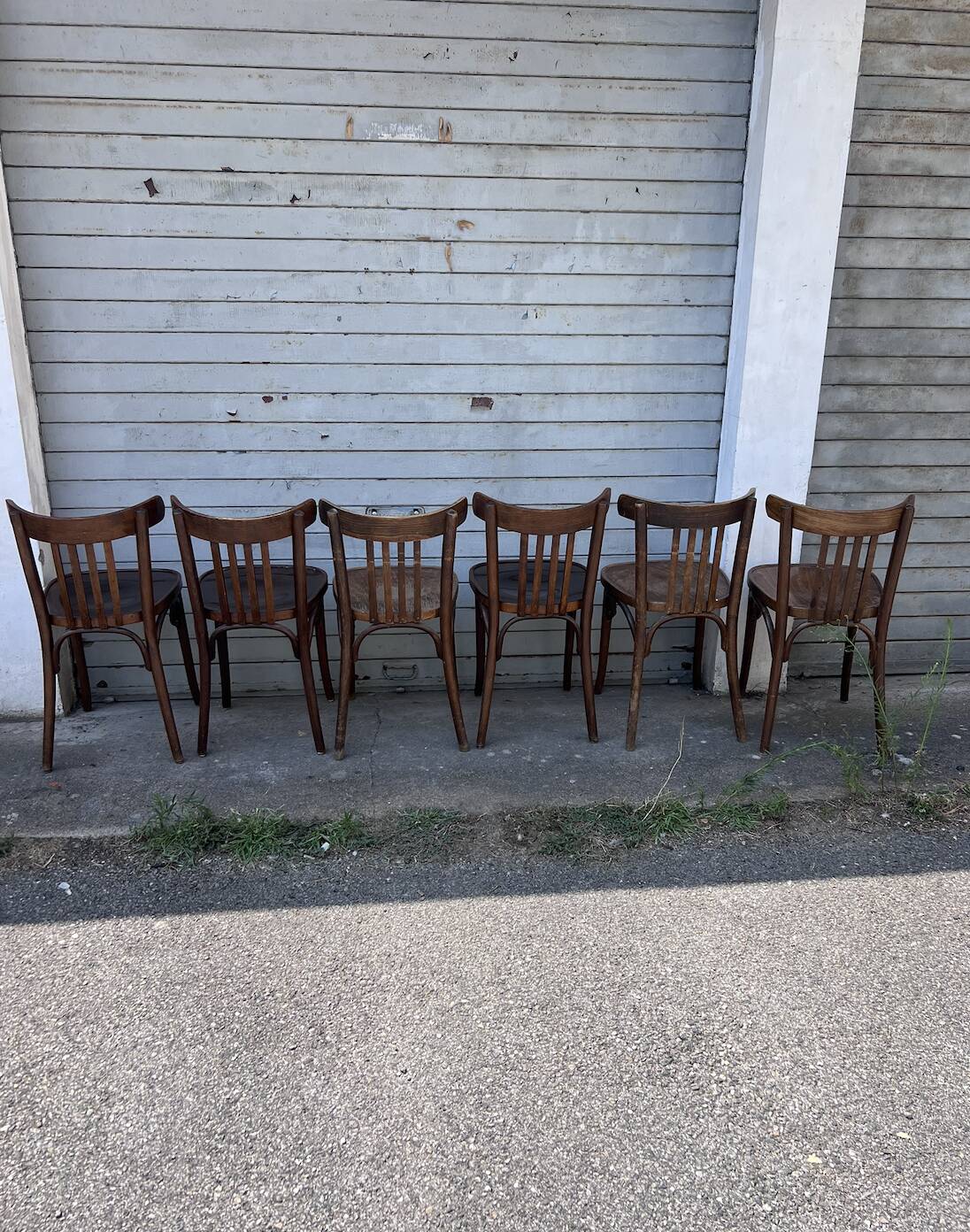 (Lot) 6 wooden bistro chairs