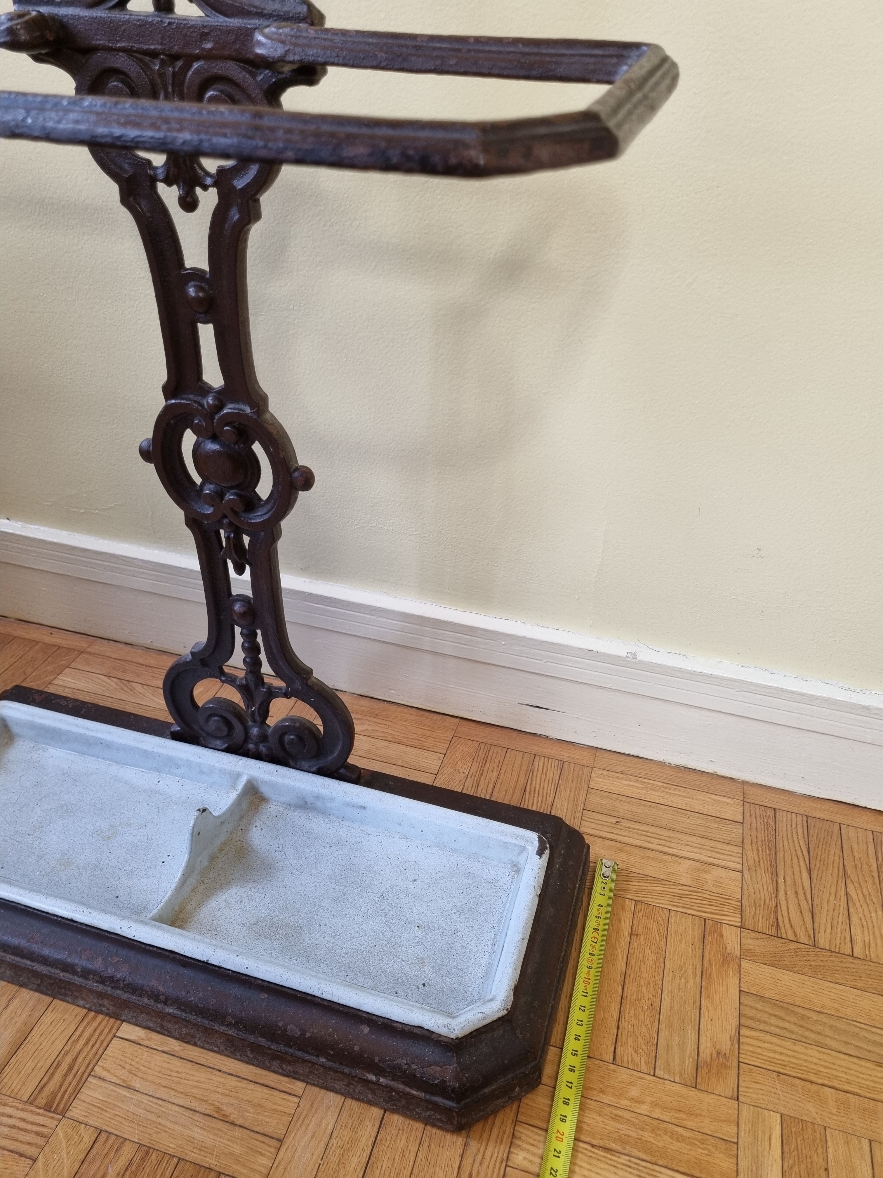 Art Deco cast iron umbrella stand, 1930