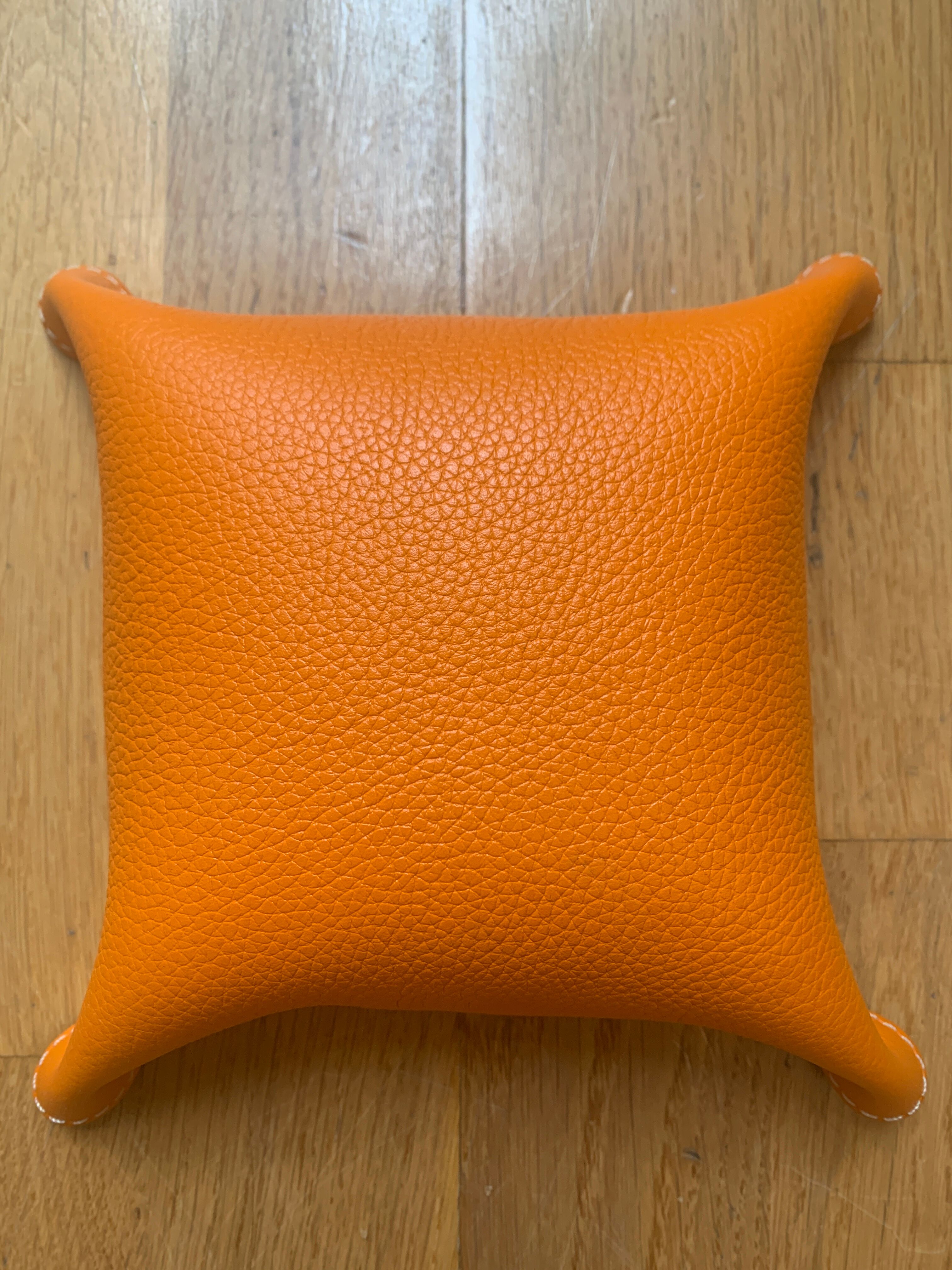 Orange pouch tray