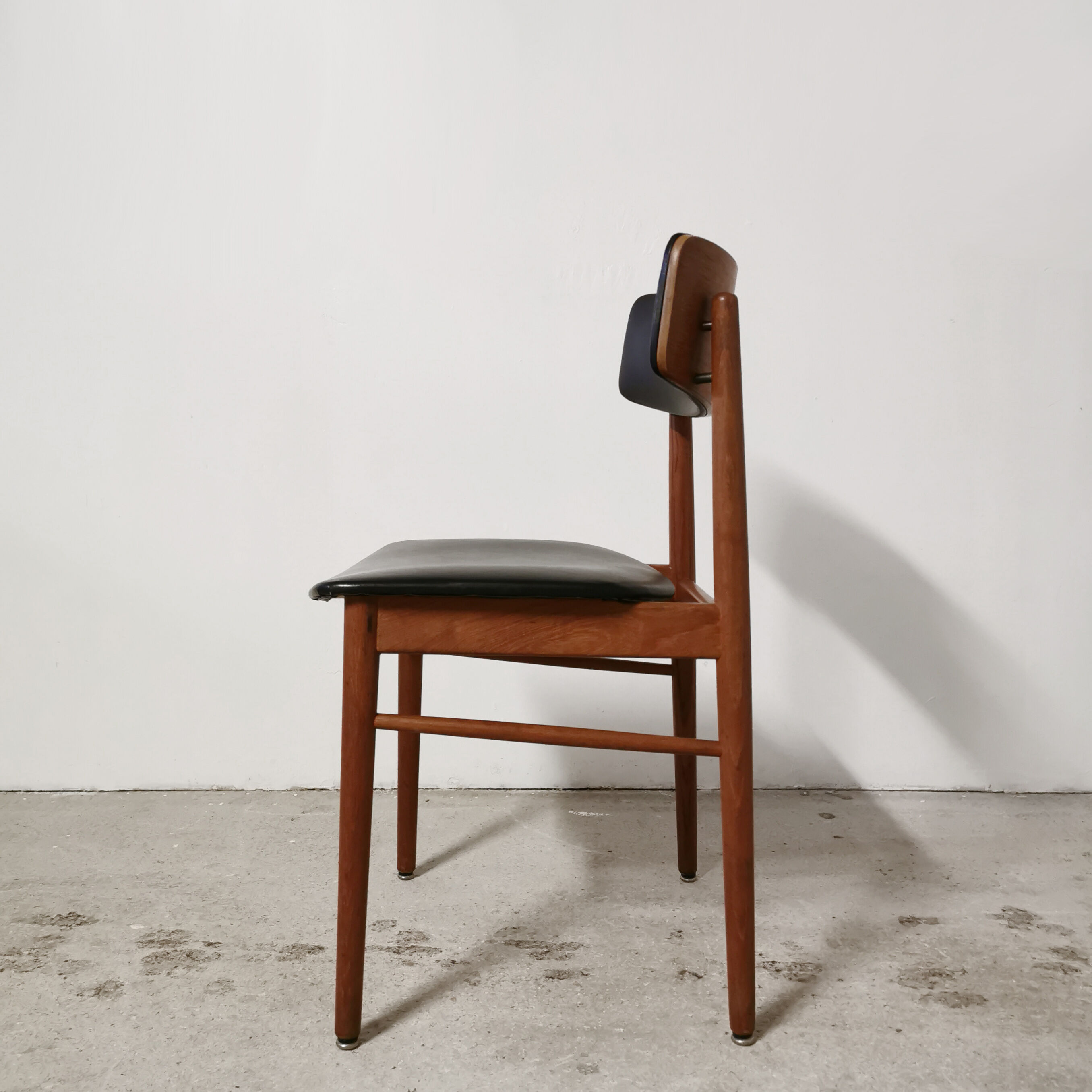 Chaise danoise en teck du fabriquant Sax, 1960