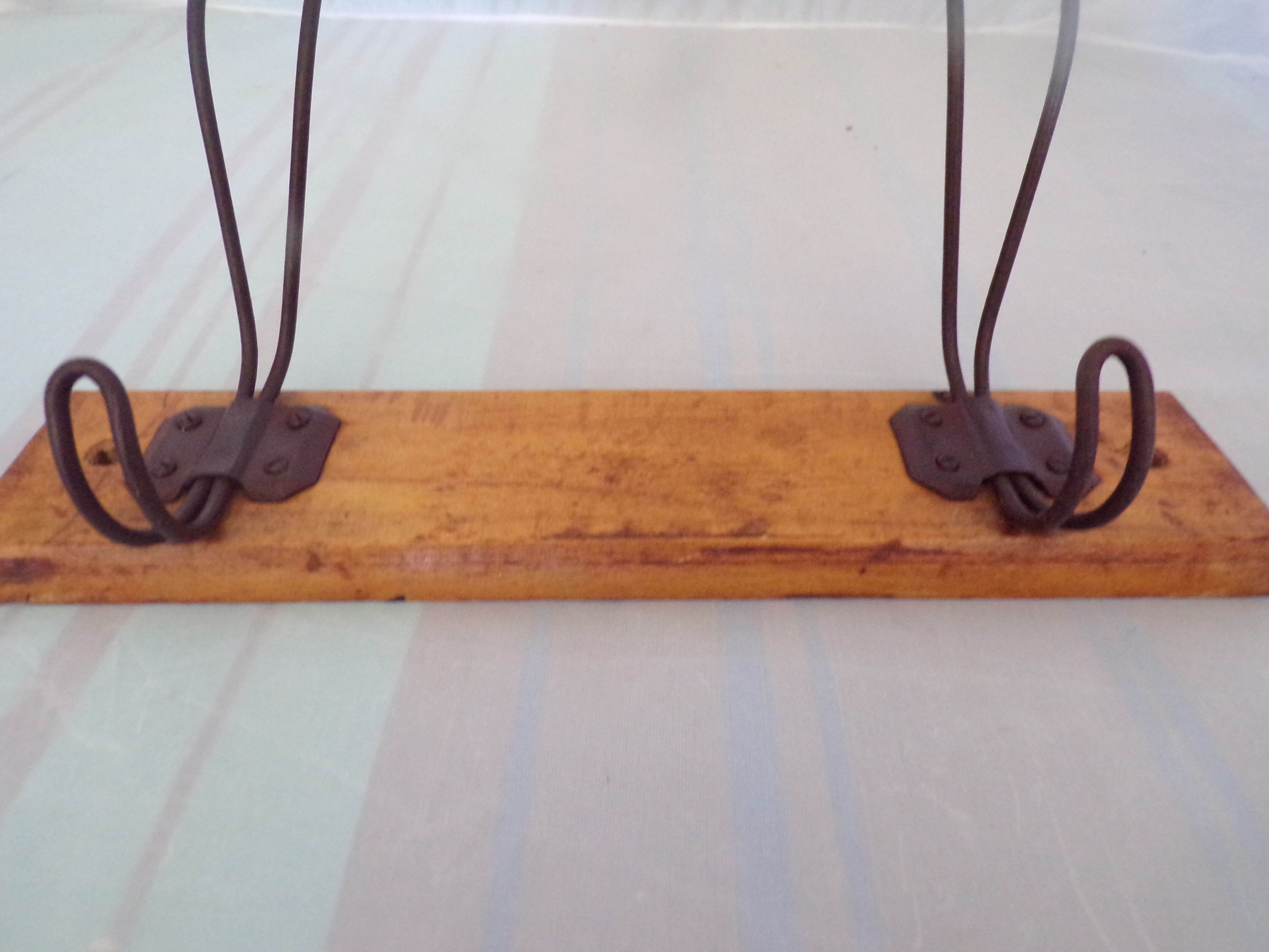 2 door old coats 4 hooks