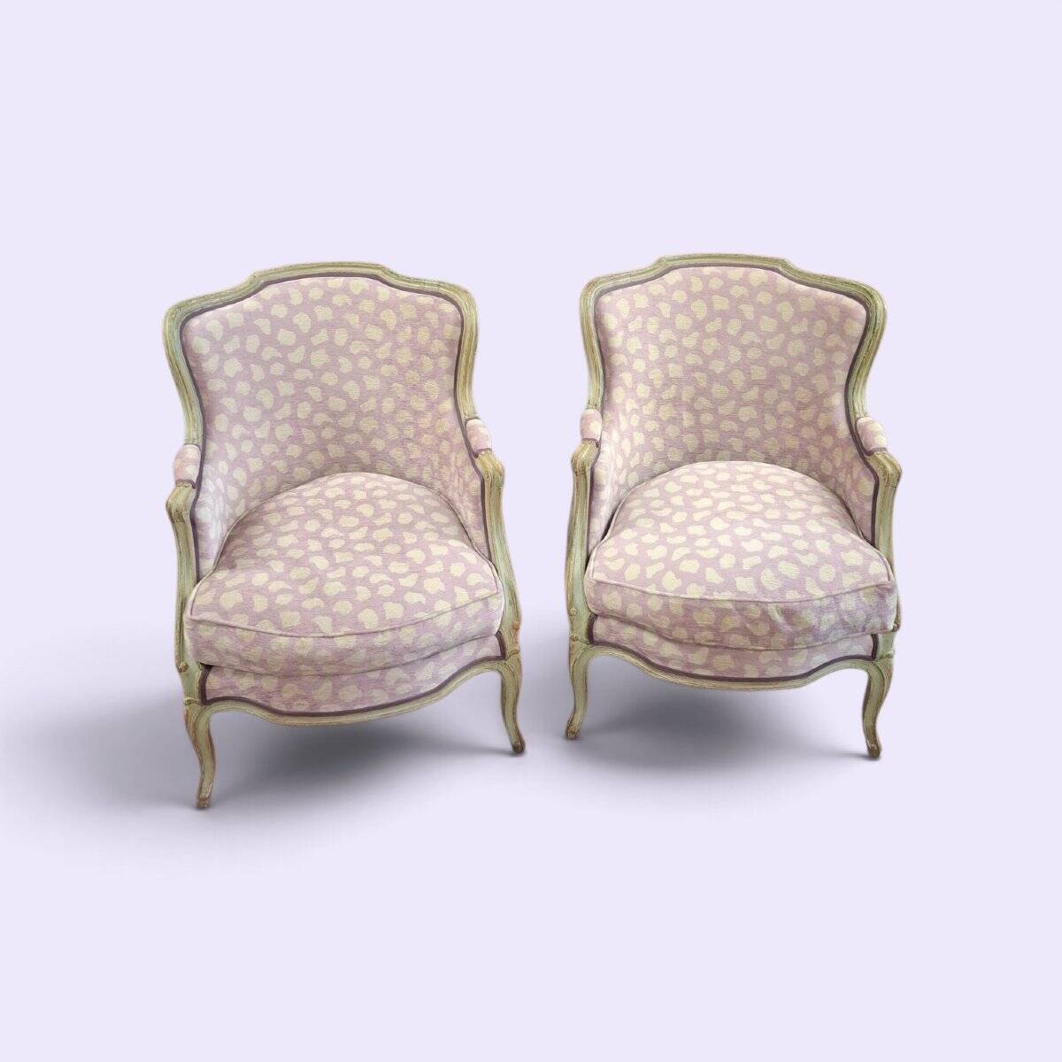 Paire de bergères de style Louis XV