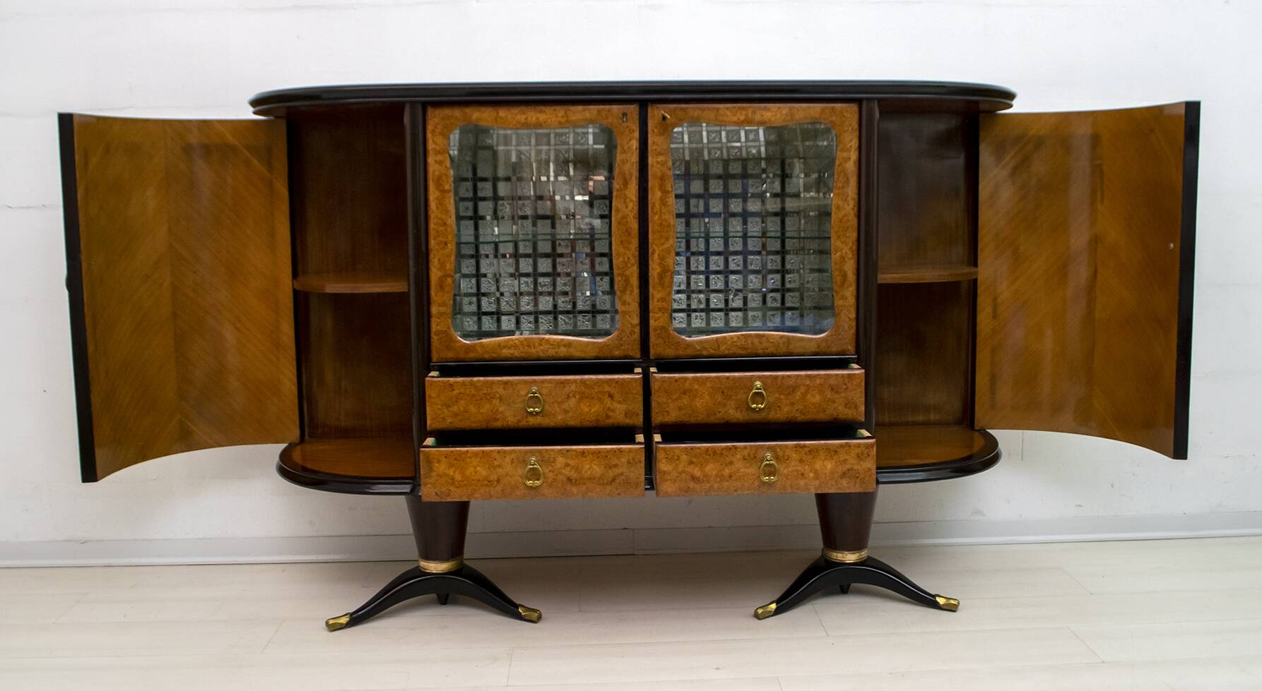 Paolo Buffa Mid-Century Modern Italian Mahogany and Walnut Bar Cabinet, 50