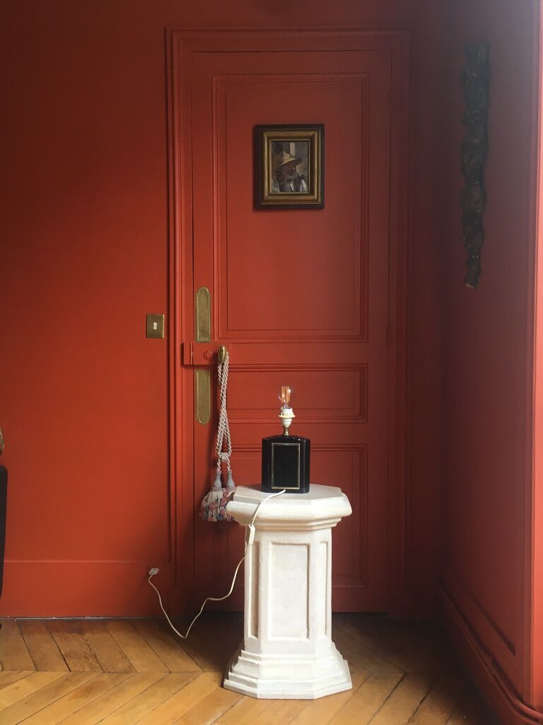 Table lamp in bakelite and gilded brass, 1980s