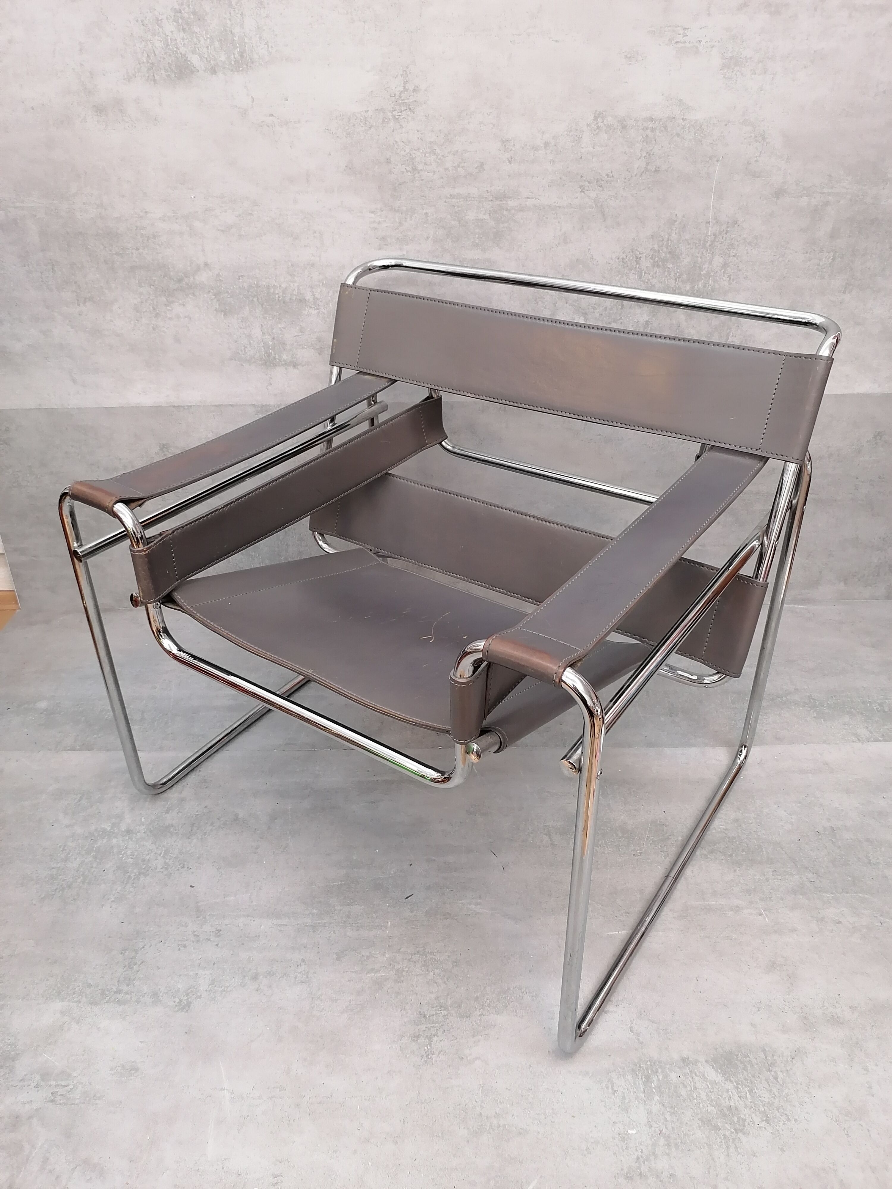 Marcel Breuer Wassily  grey leather B3 Chairs 1980s Italy
