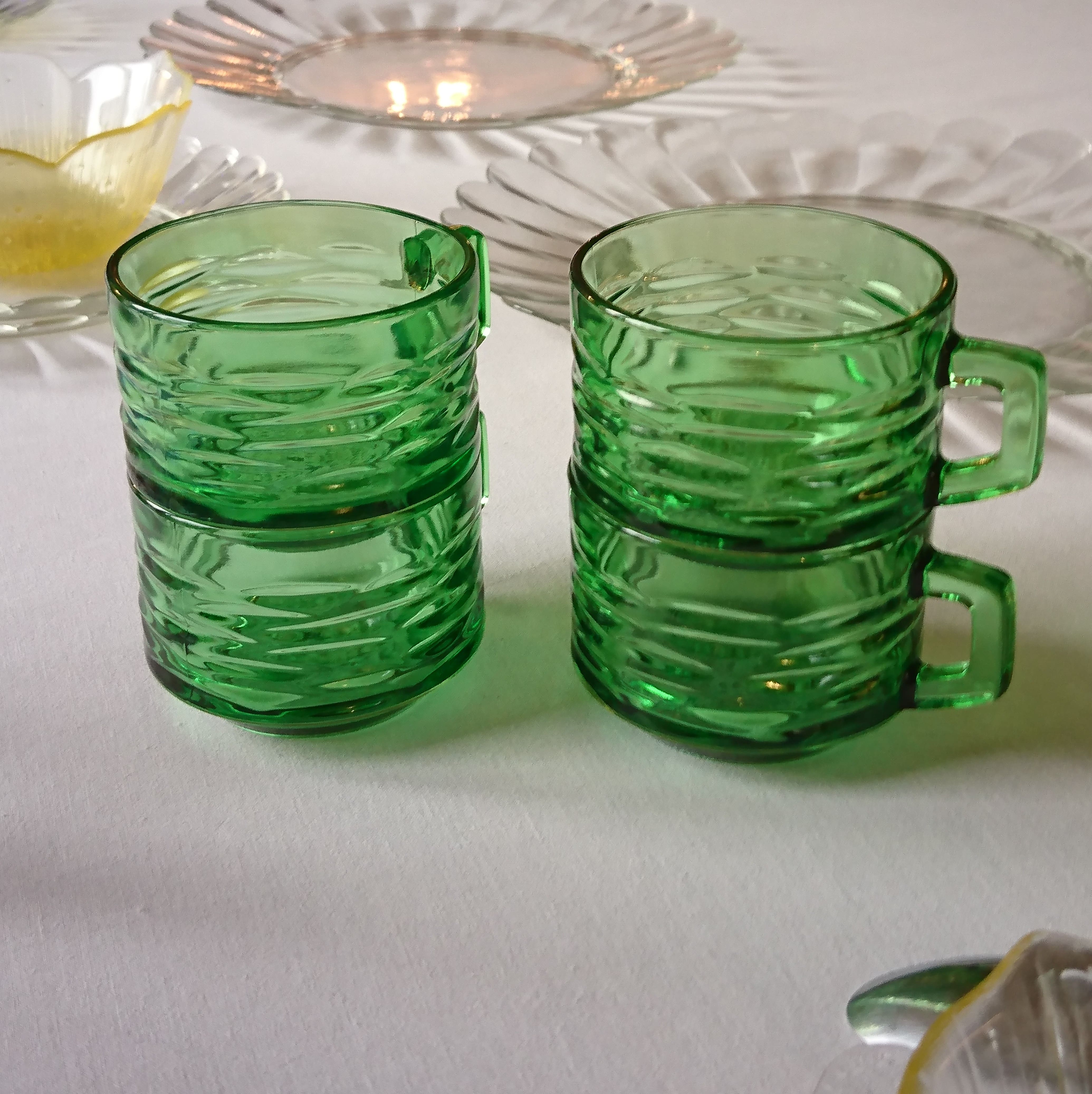 Set of 4 green Vereco coffee cups