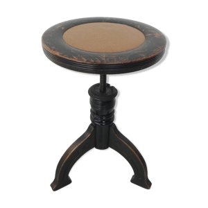 tabouret de piano sur