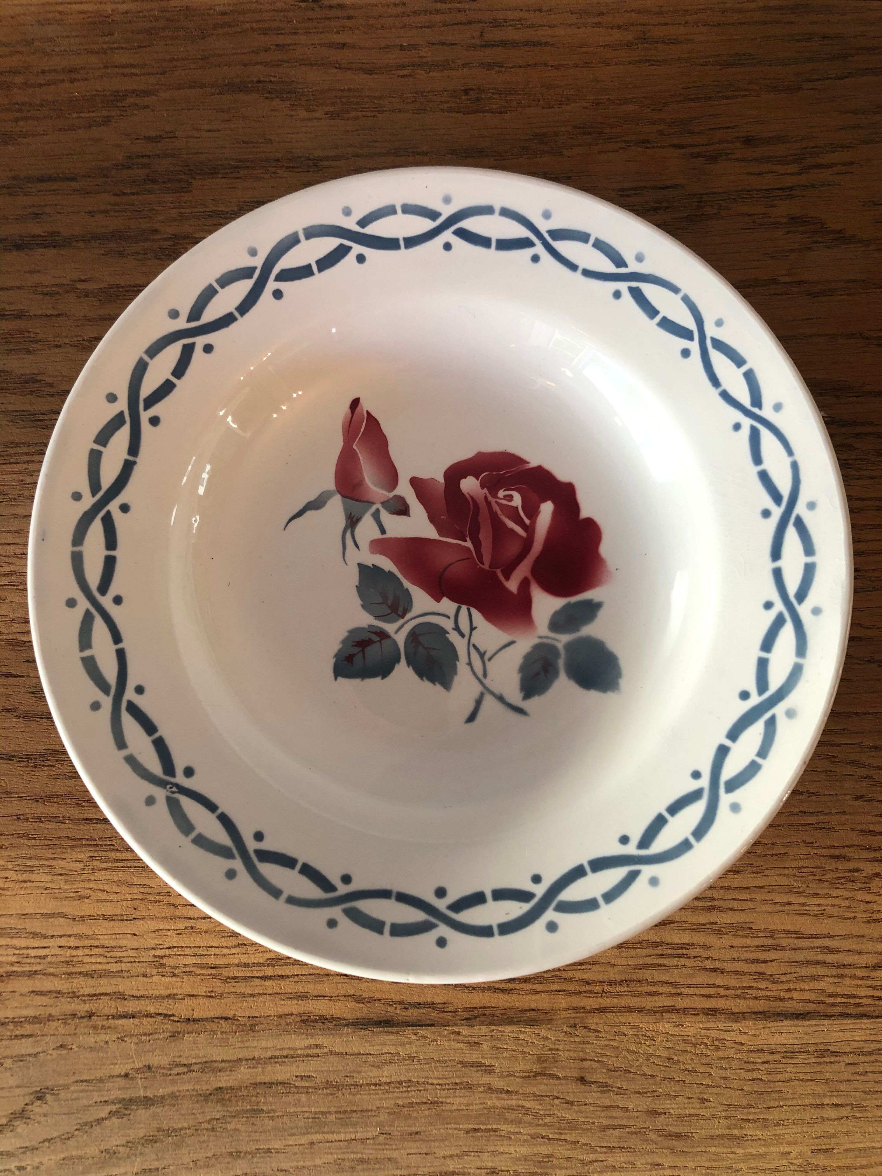 Set of 8 hollow plates in earthenware