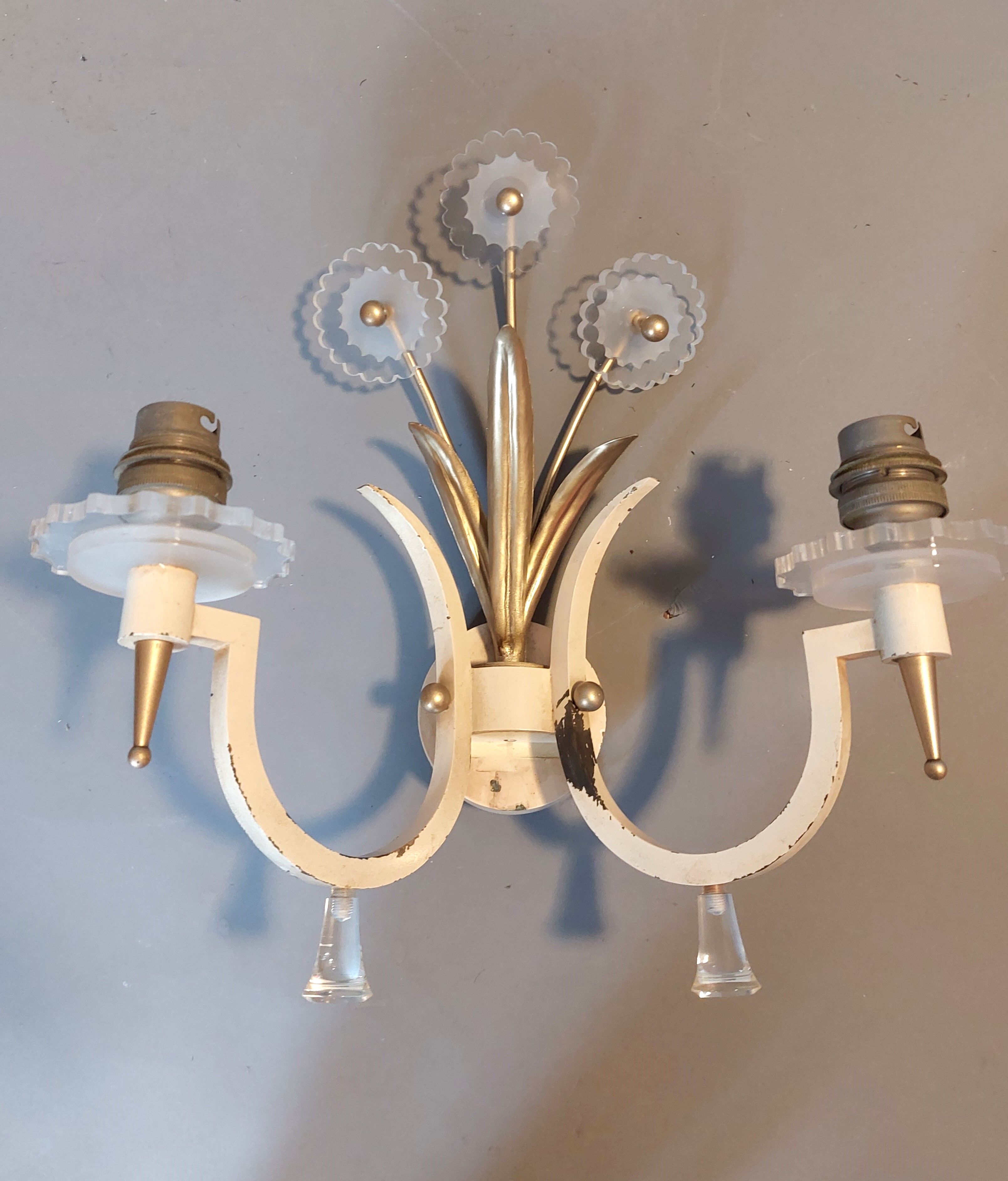 Paire d'appliques en fer forgé et bakélite 1940