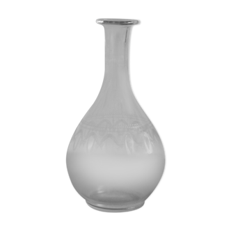 Curved carafe engraved glass