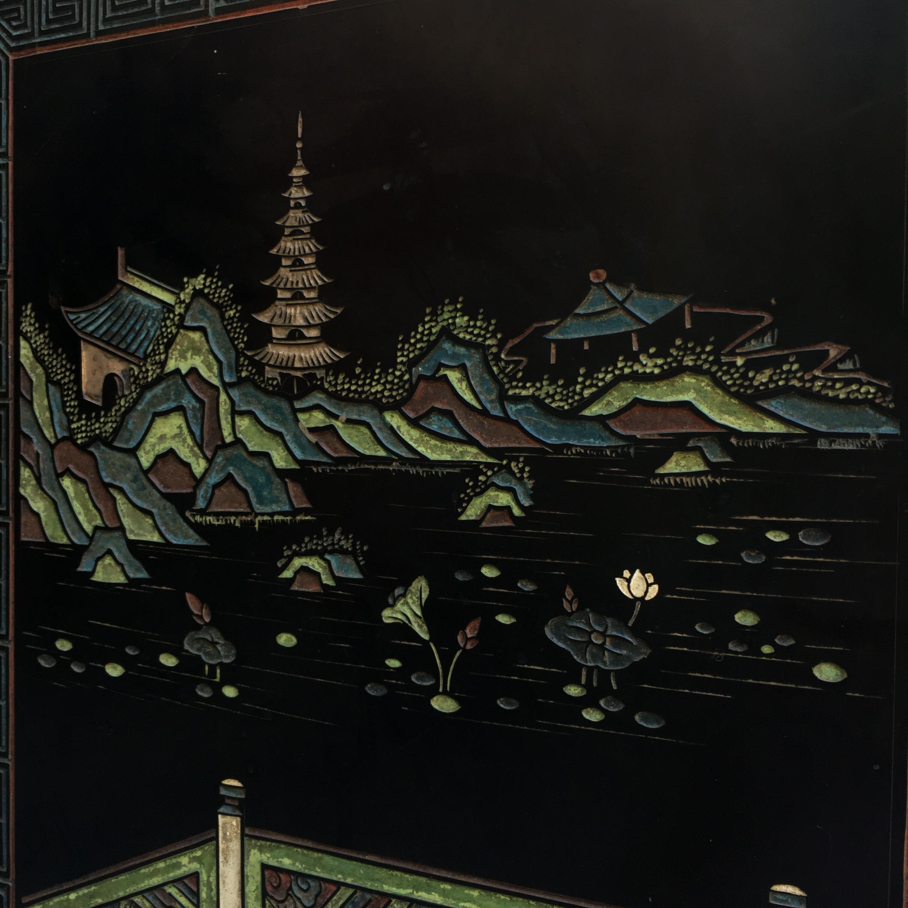 Cabinet / buffet / low laskboard cabinet of Coromandel China nineteenth century