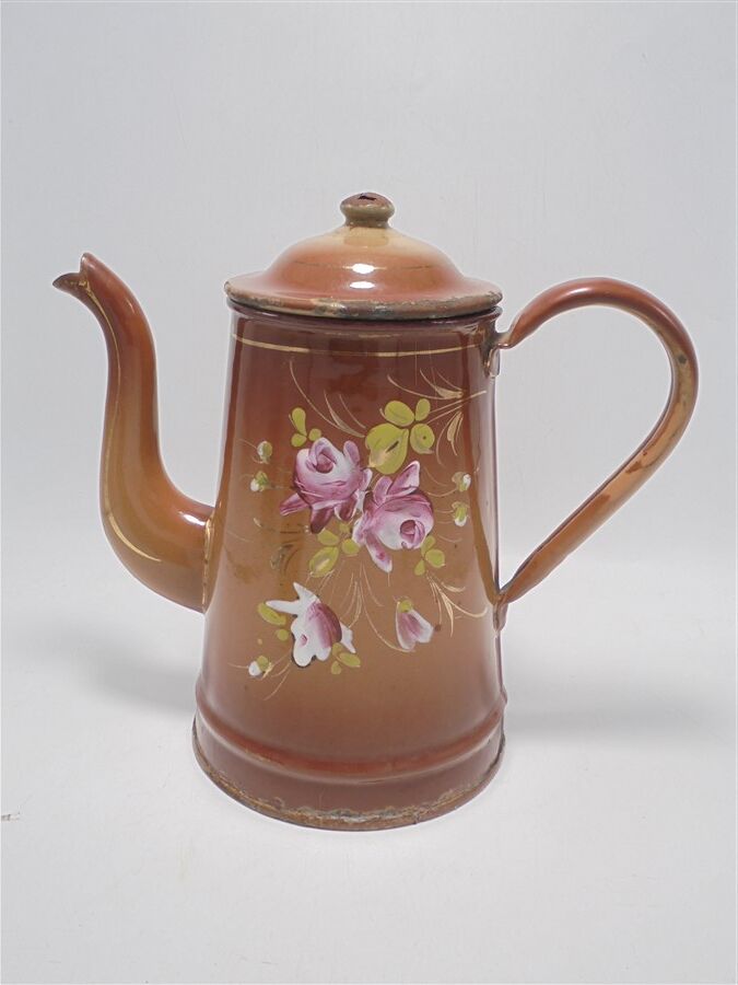 Cafetière en tôle émaillée