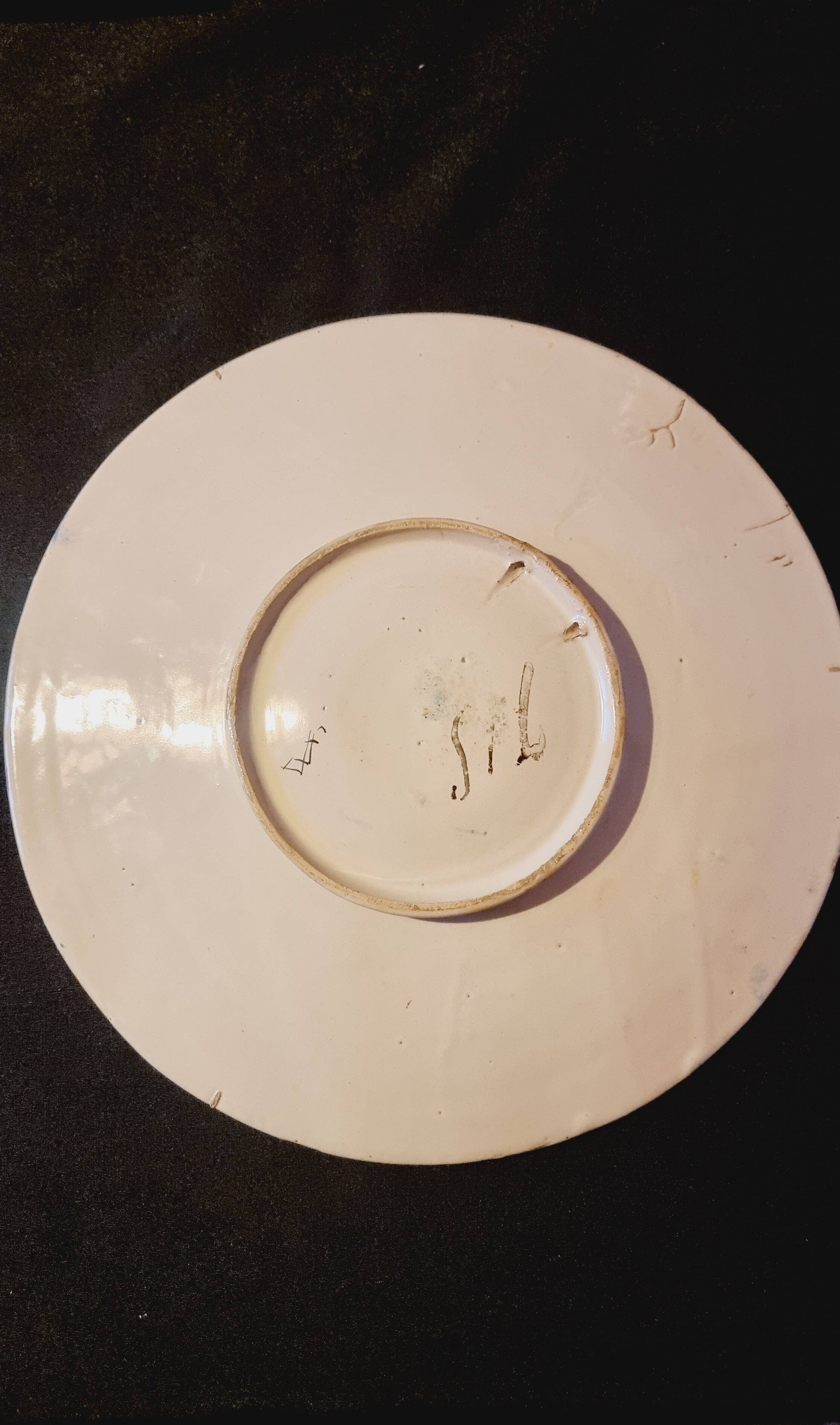 Large grotesque plate (Urbino/Castelli style), made in Italy, pei