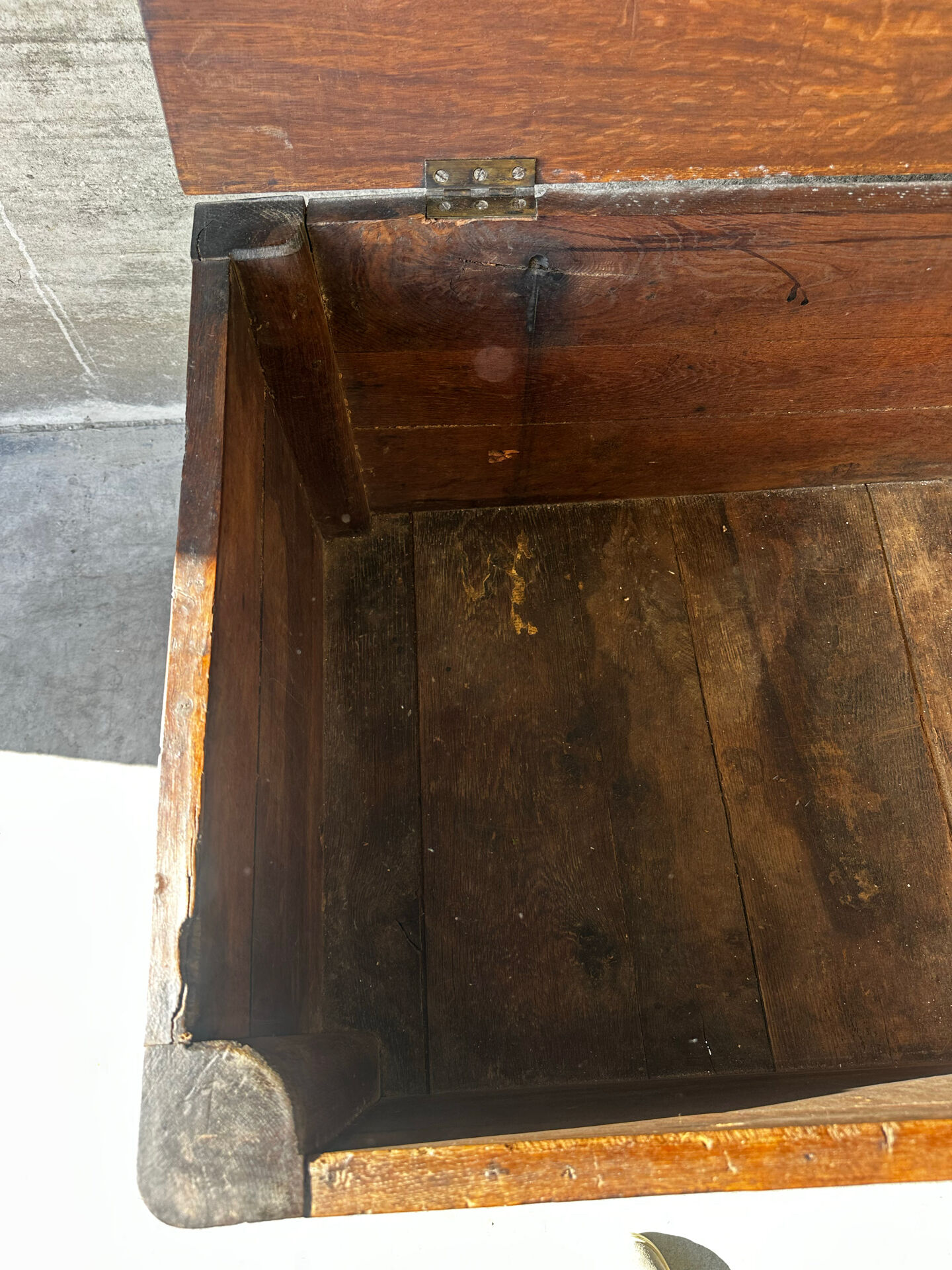 French provincial chest in carved and pegged solid oak, 18th century.