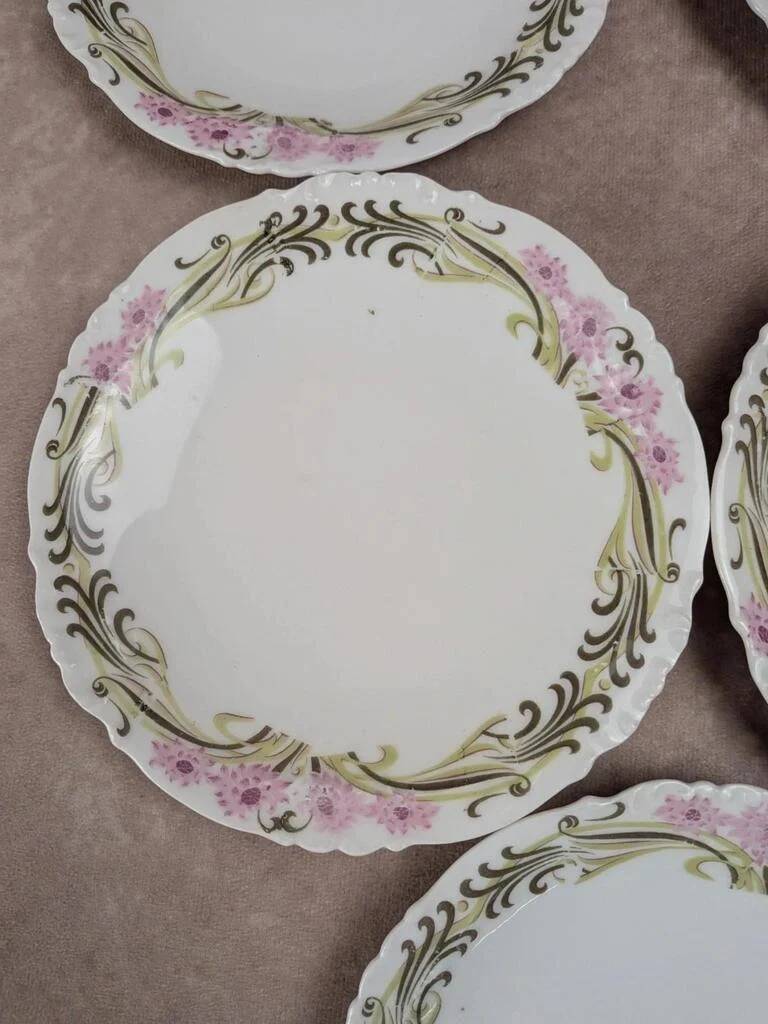 Set of 5 Limoges porcelain dessert plates in Art Nouveau style.