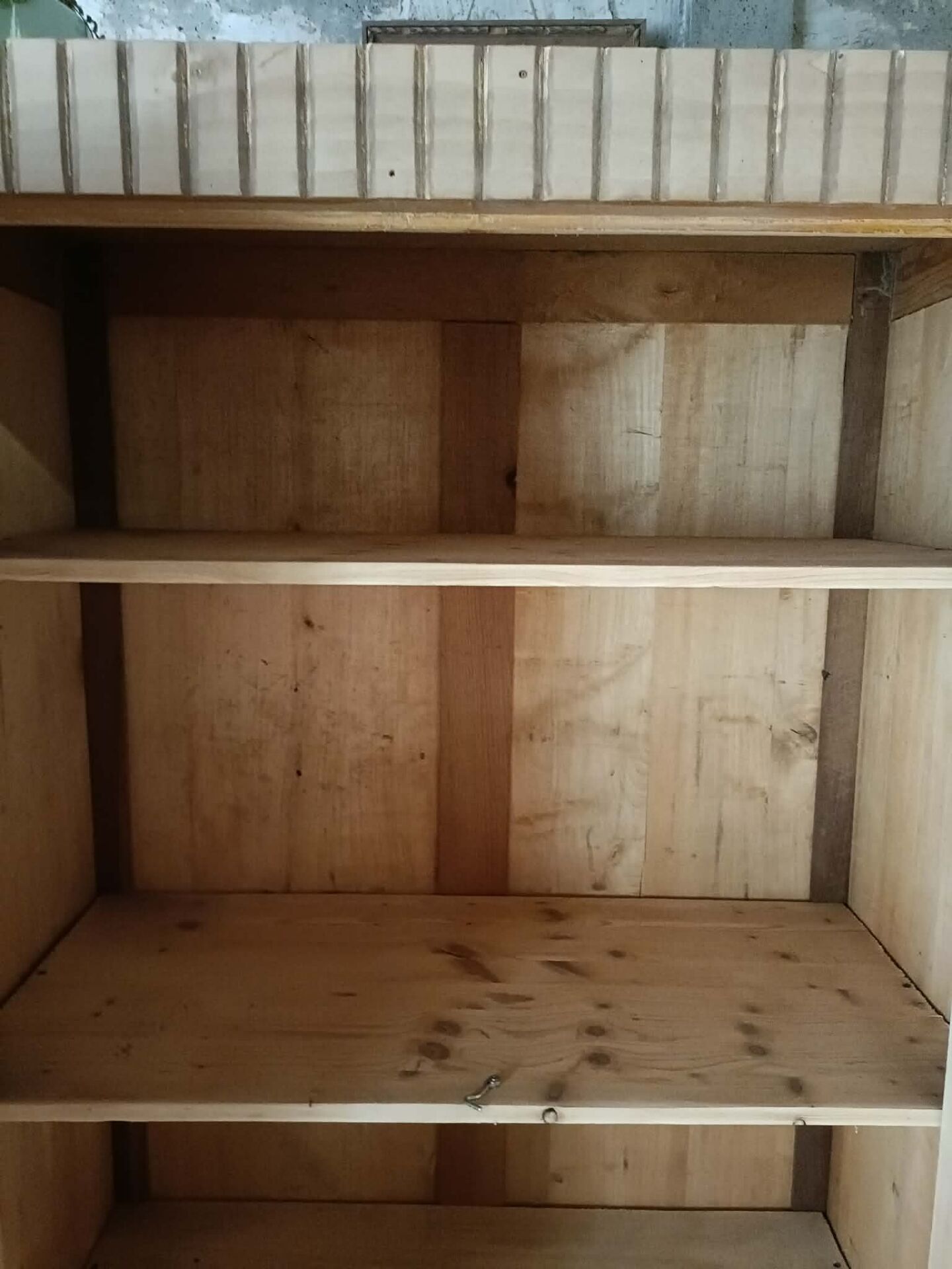 Armoire parisienne 