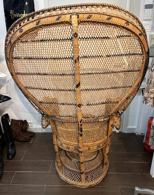 Fauteuil emmanuelle en rotin 1970