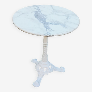 Bistro pedestal table