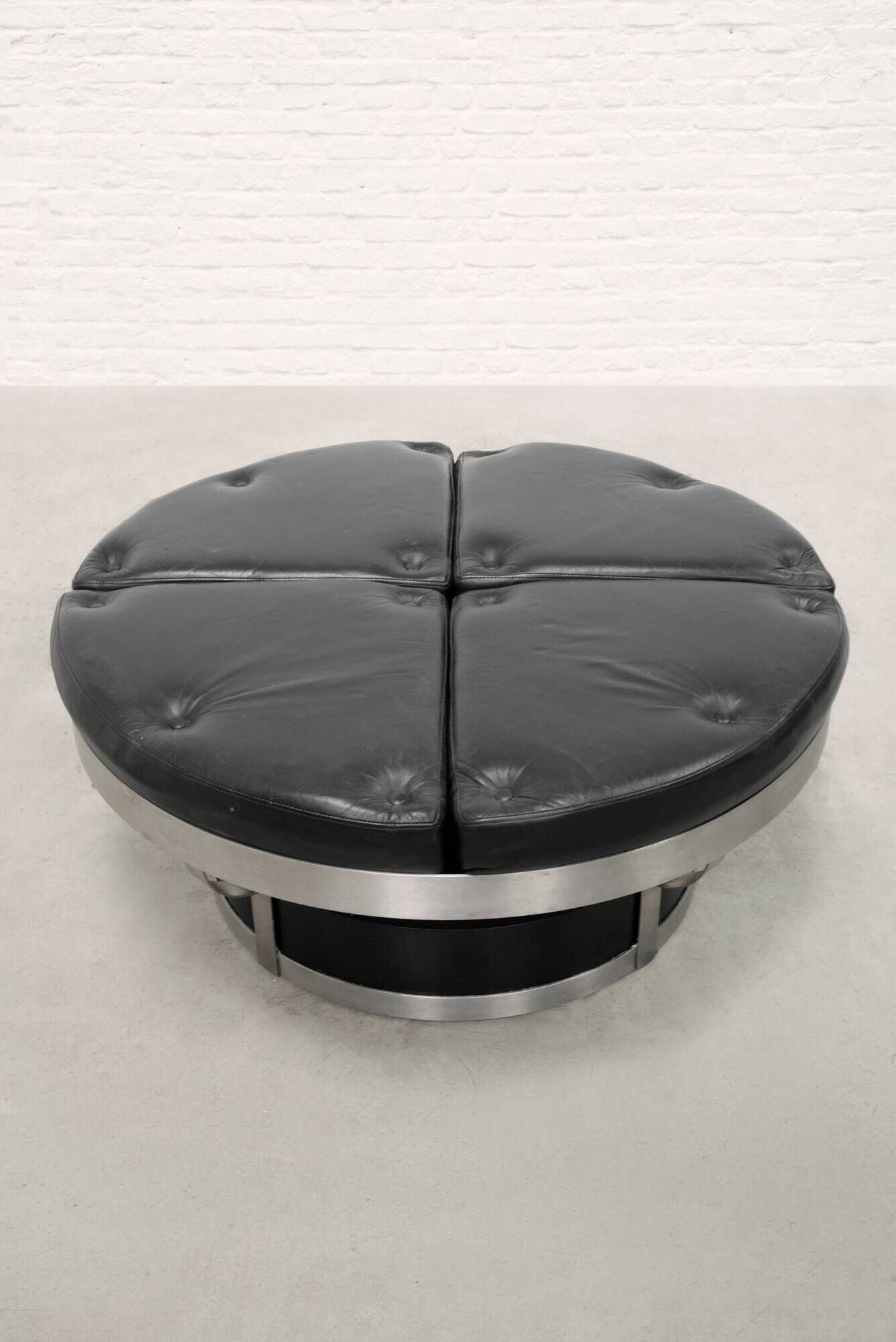 Large Italian circular bench in leather, chromed metal structure, 1970
