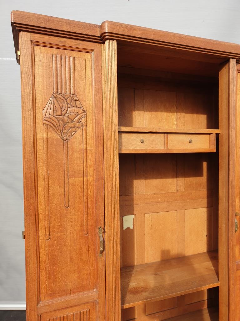 Library cabinet Art Deco columns with godrons