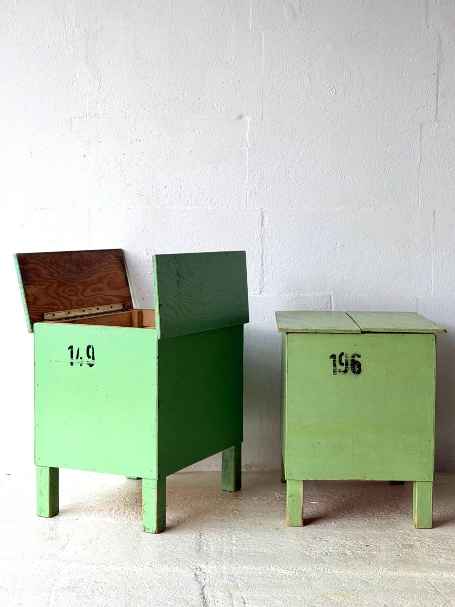 Table de rangement industrielle verte, années 1960