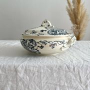 Small old vegetable soup tureen in iron earth "Les Violettes" Salins