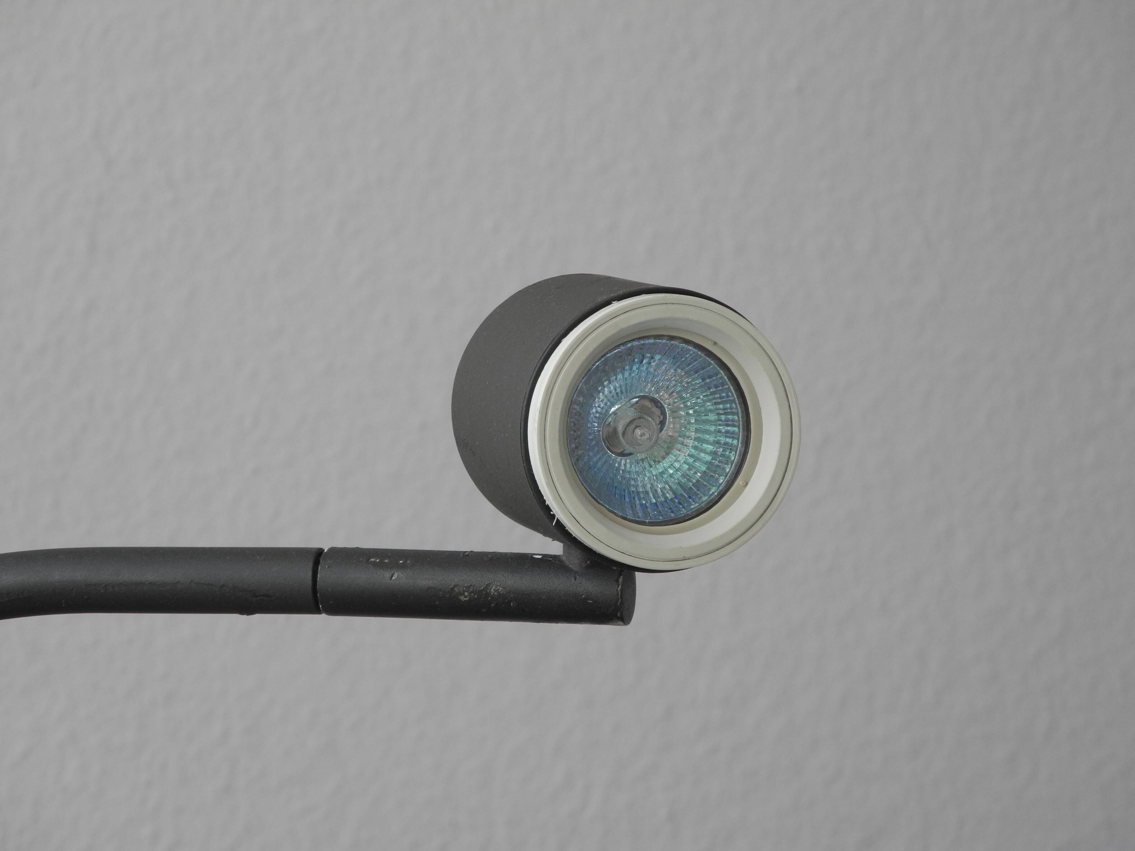 Original Sottsass Associati halogen table light - Halo Click 2 - by Philips