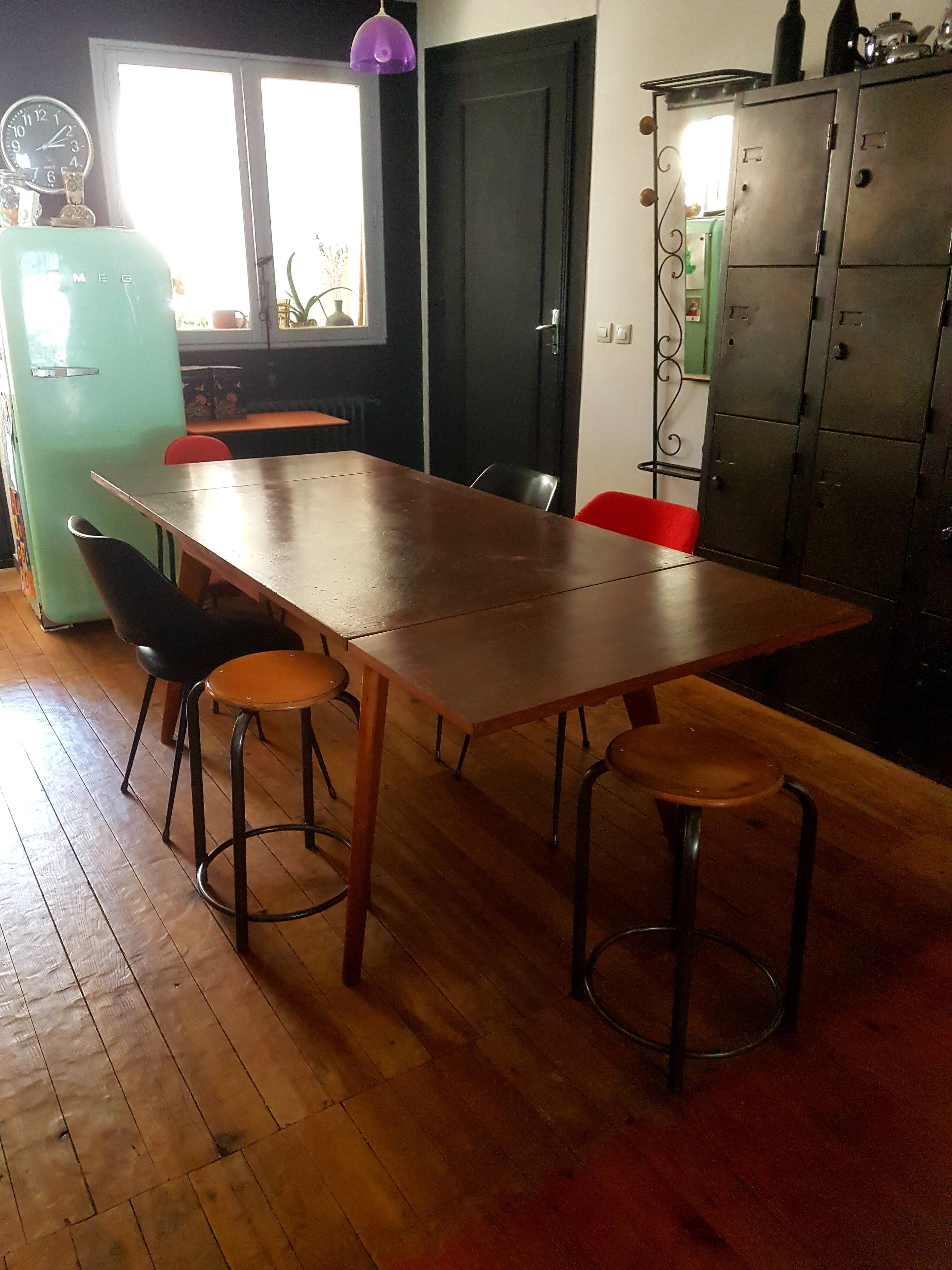 Scandinavian dining table with extensions