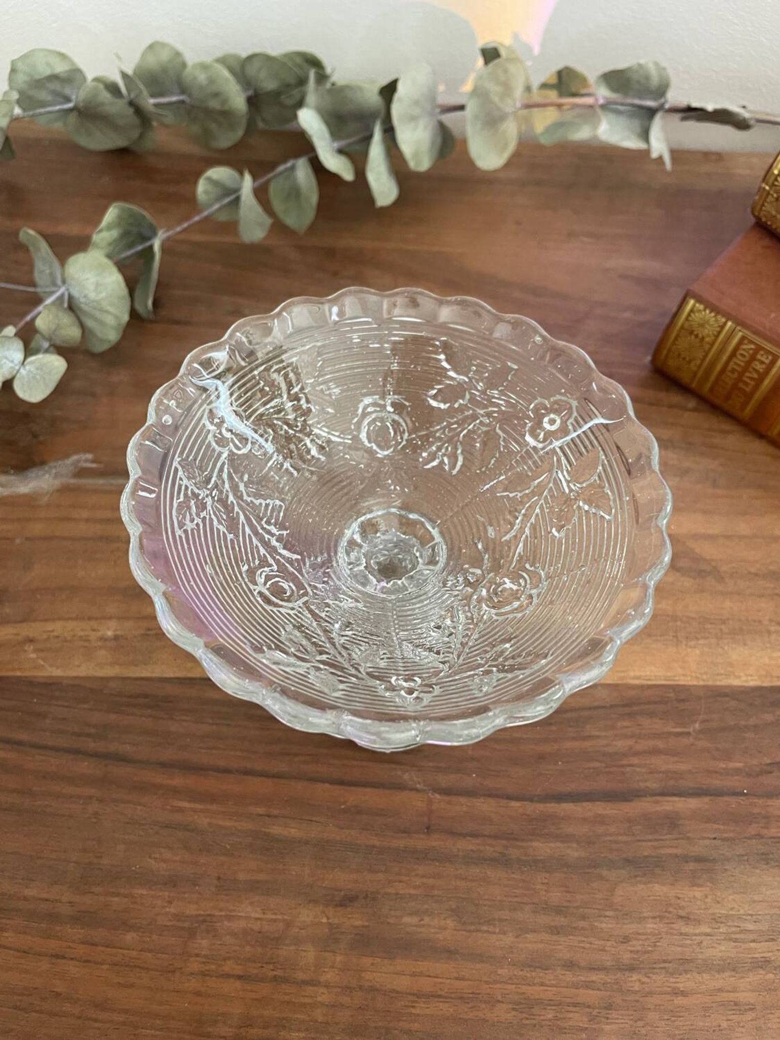 Coupe sur pied en verre vintage