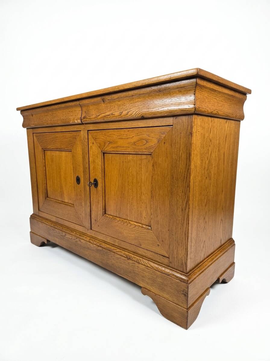 Louis Philippe buffet in solid oak.