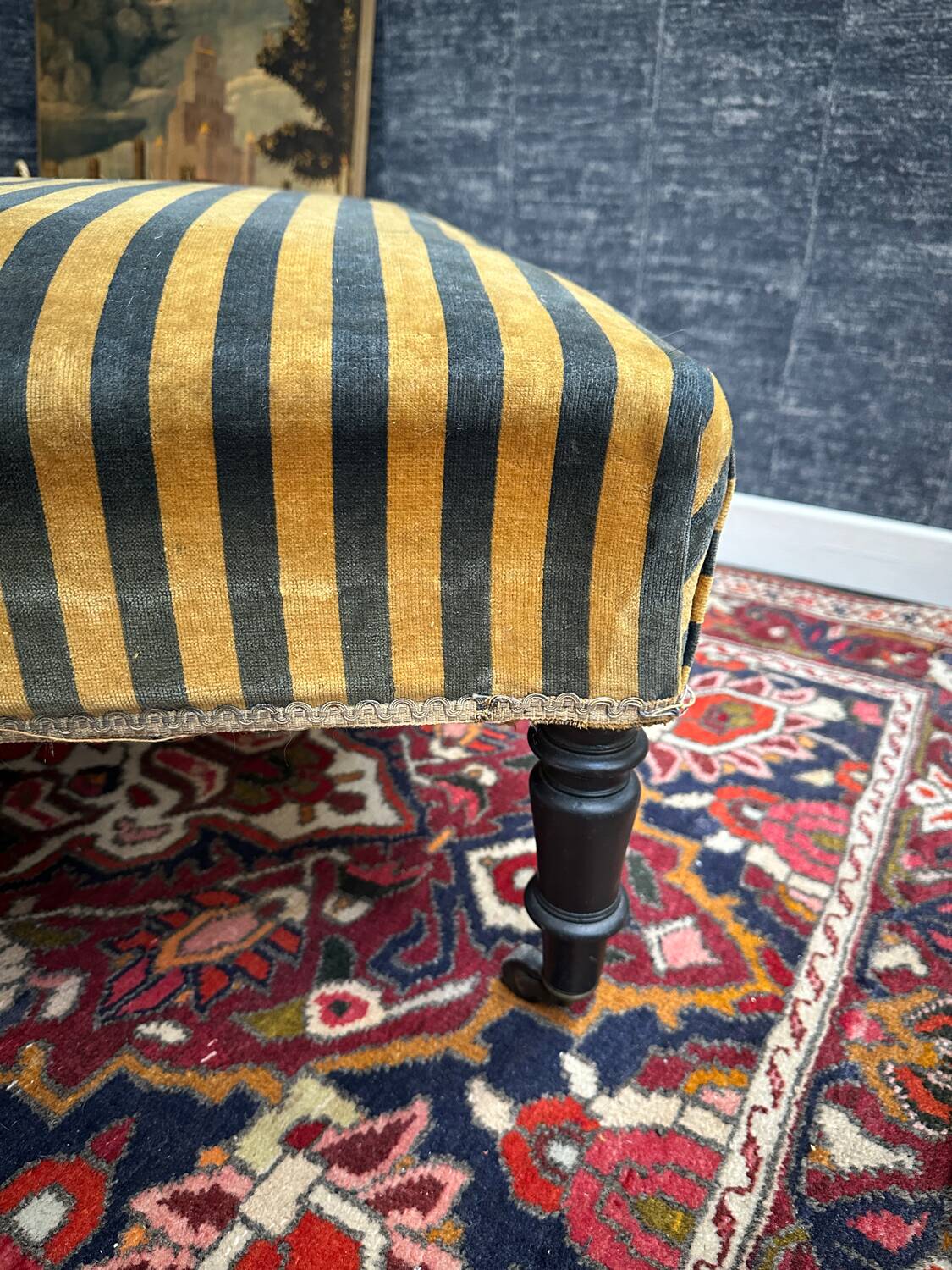 For / vintage living room square