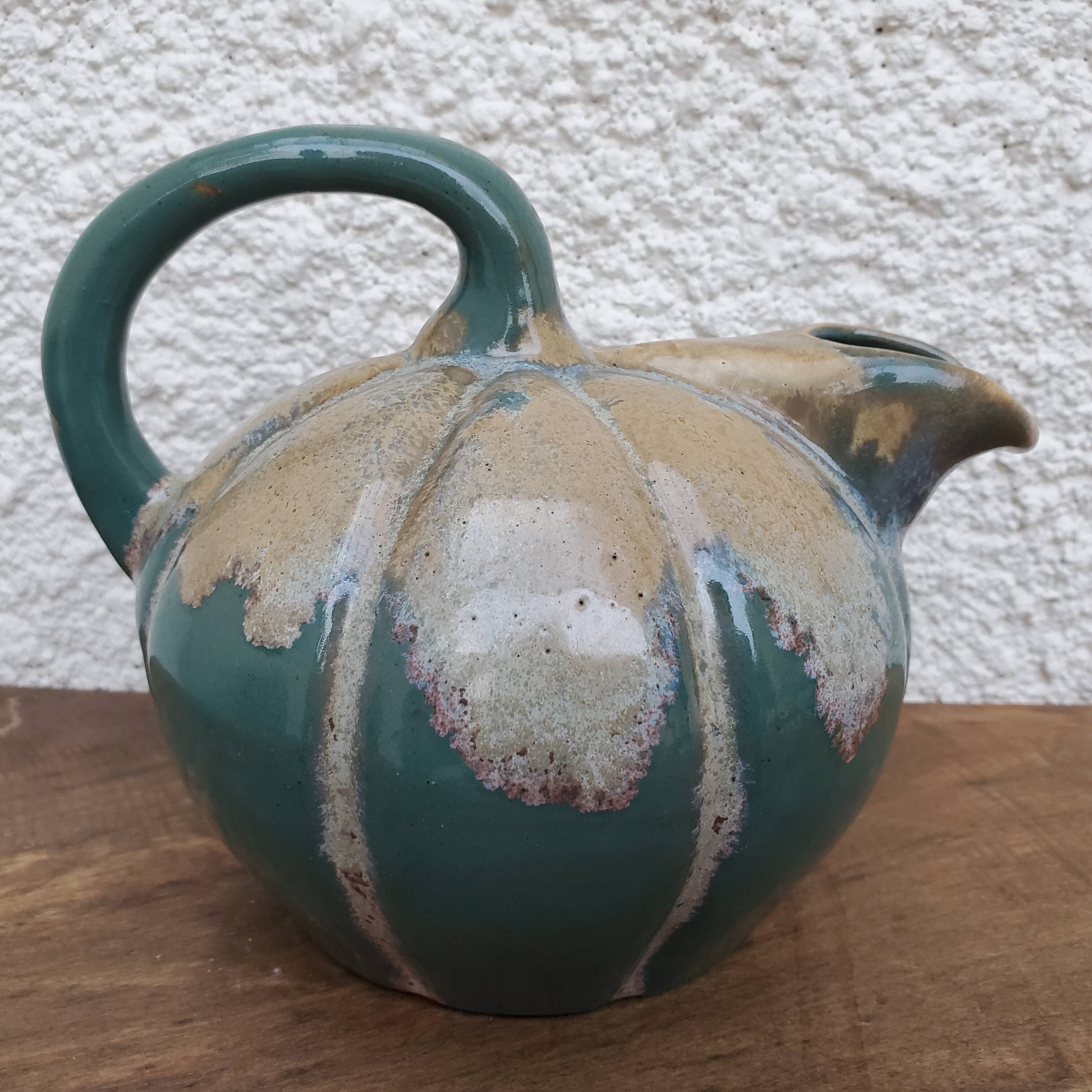 Pitcher melon coloquinte sandstone signed Pointu