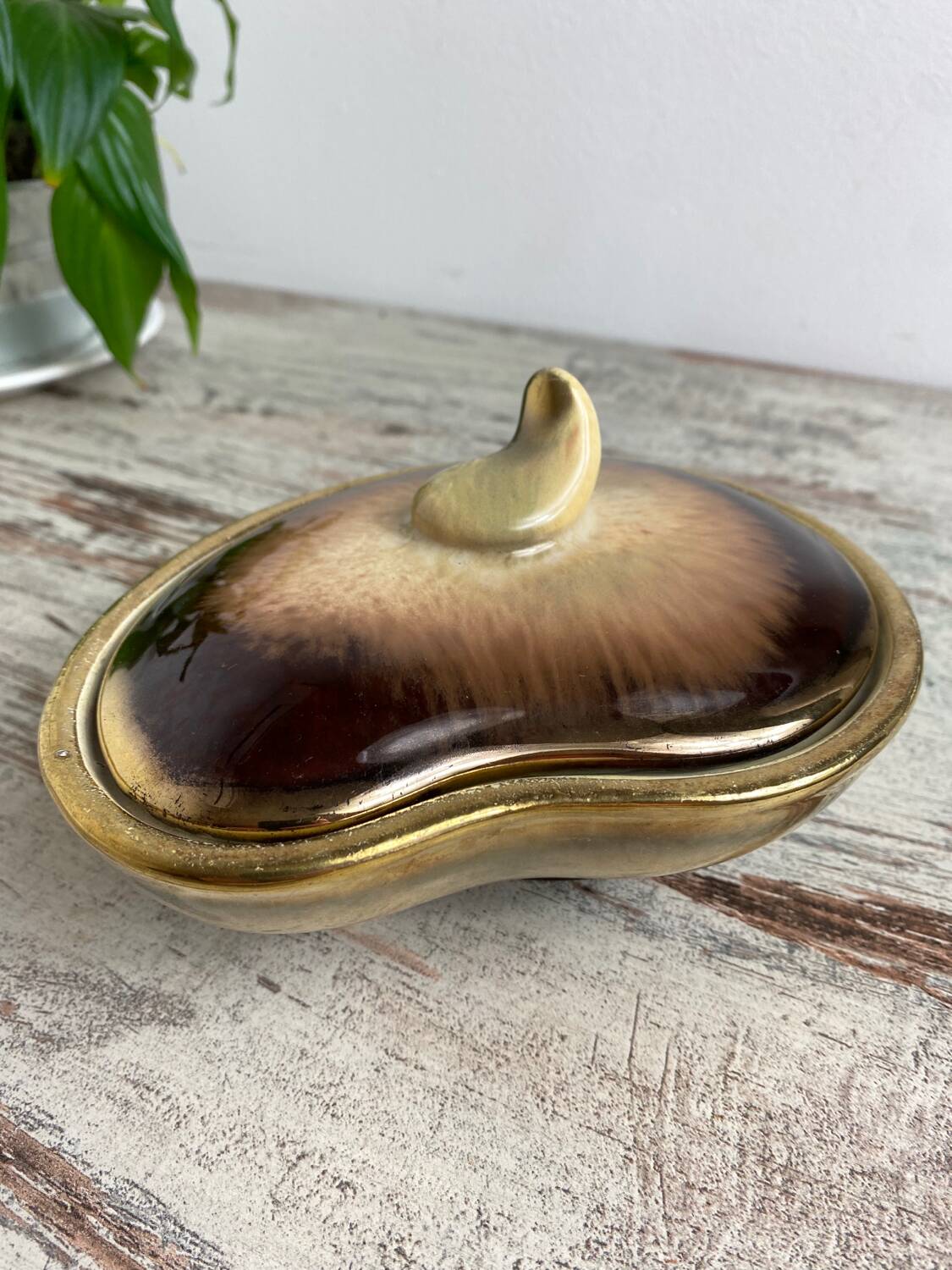 Foreign ceramic candy dish