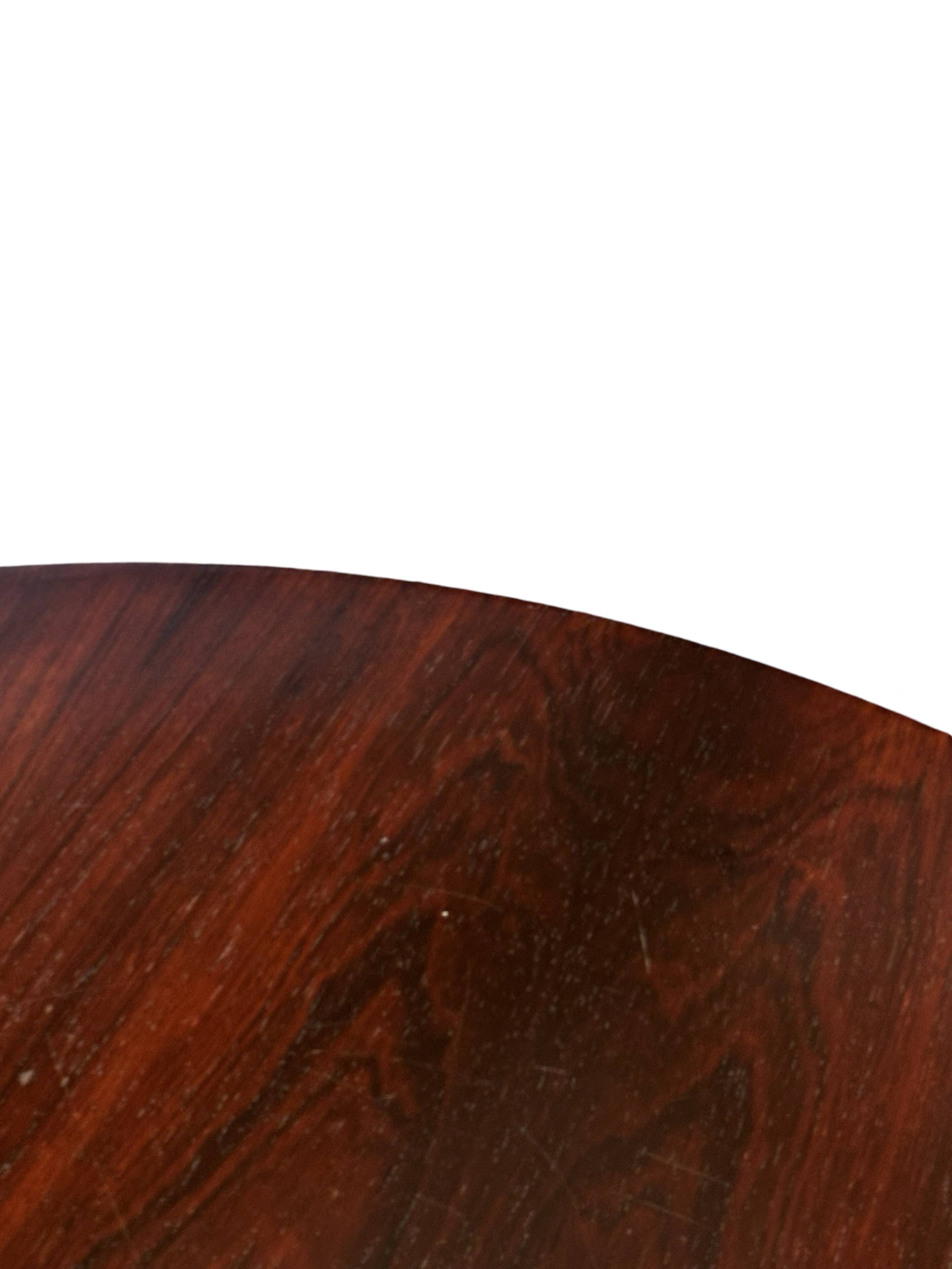 Vintage round coffee table in rosewood veneer, 60s design
