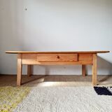 Old low farmhouse table in solid wood with its drawer - 128cm