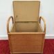 Coffre banc vintage en rotin tressé