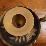 Set of 2 hand candle holders in golden brass