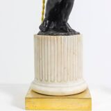 Lampe en bronze représentant un putti, socle en marbre. Circa 1880.