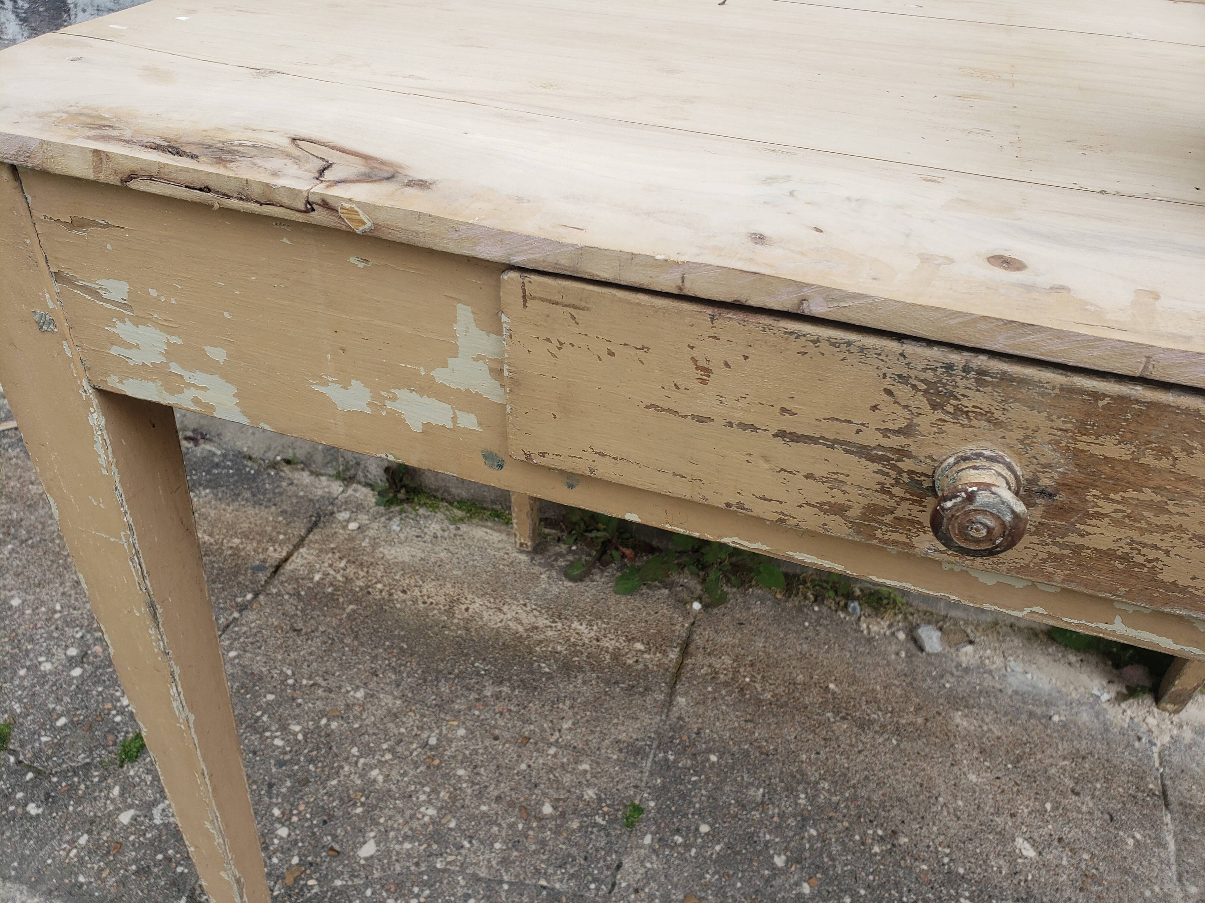 Table de ferme à tiroir