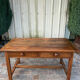 Old farmhouse table in solid oak for 6 people.