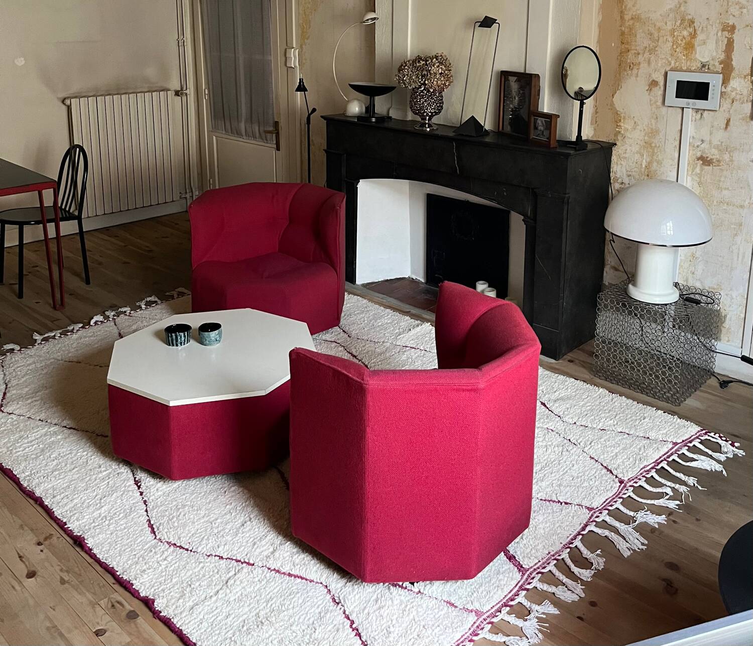 Octa armchair and table set