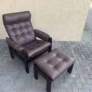 Vintage Ekornes Amigo armchair and footrest – Renovated