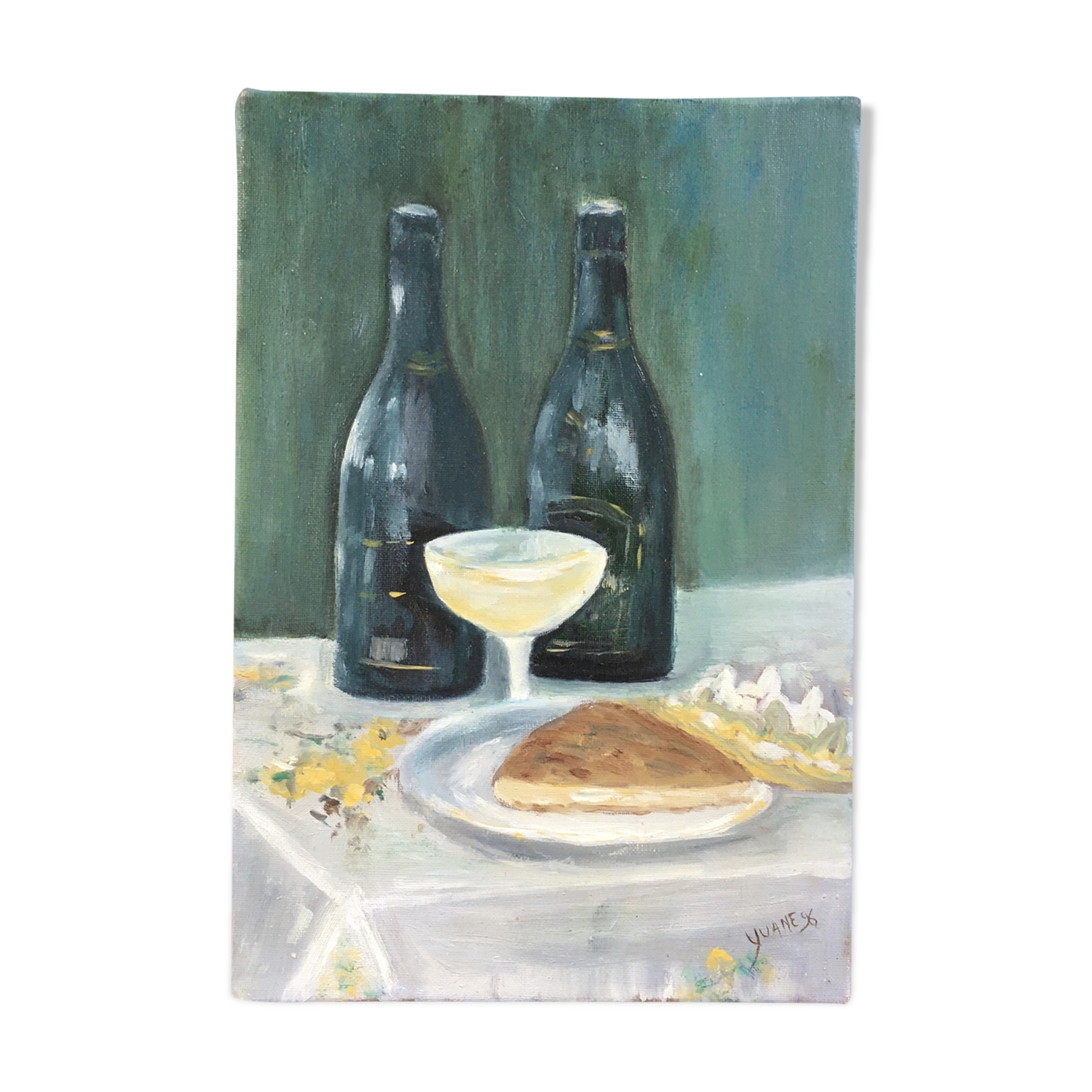 Table cake and cider