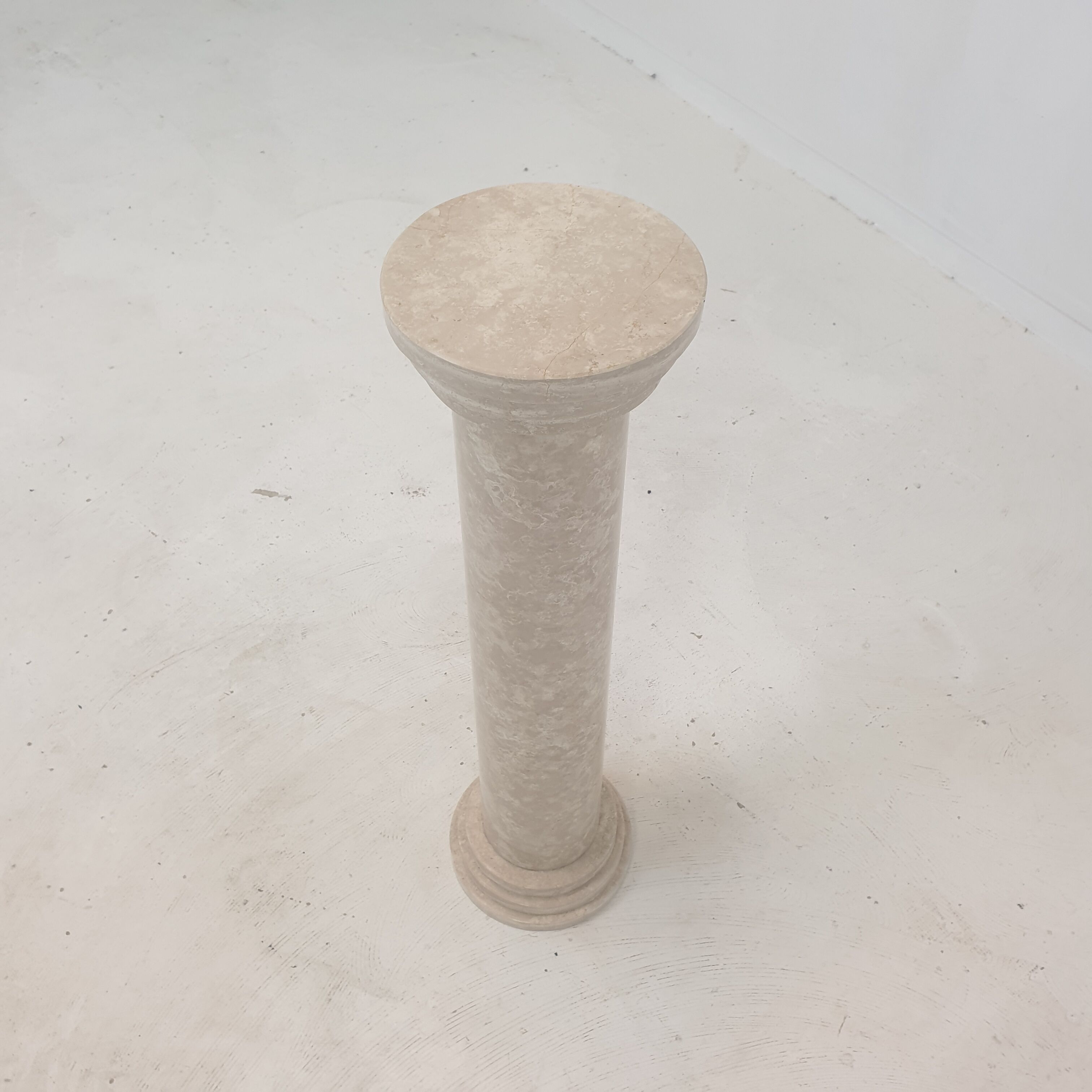 Italian travertine side table or pedestal, 1980's