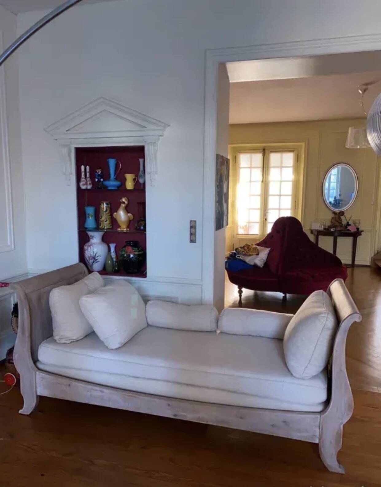 magnificent daybed / sofa bed with cushions, ideal for a bedroom,