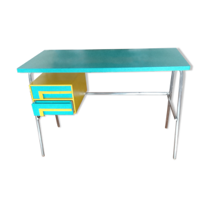 bureau moderniste relooké