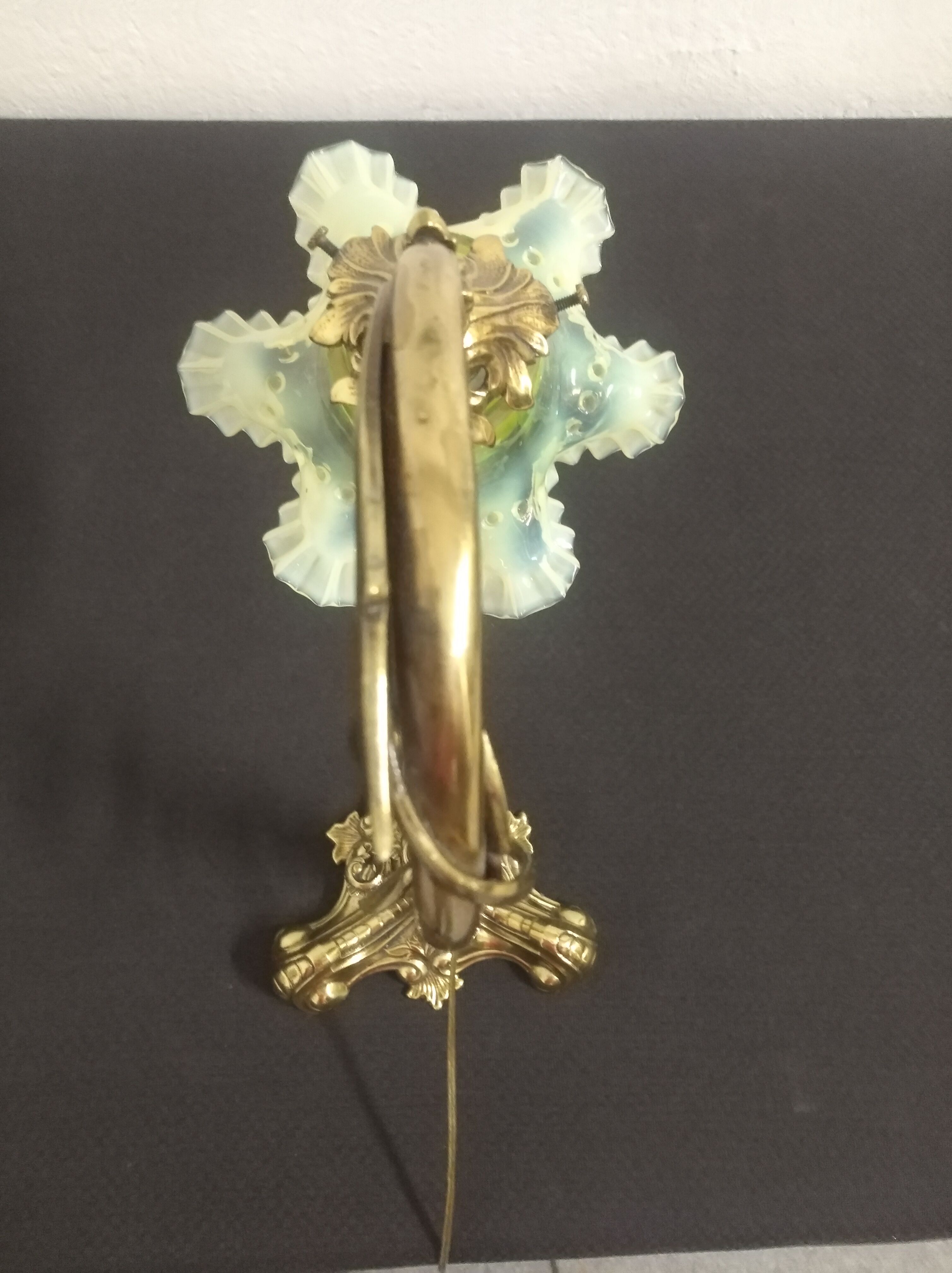 Bronze Art Nouveau lamp