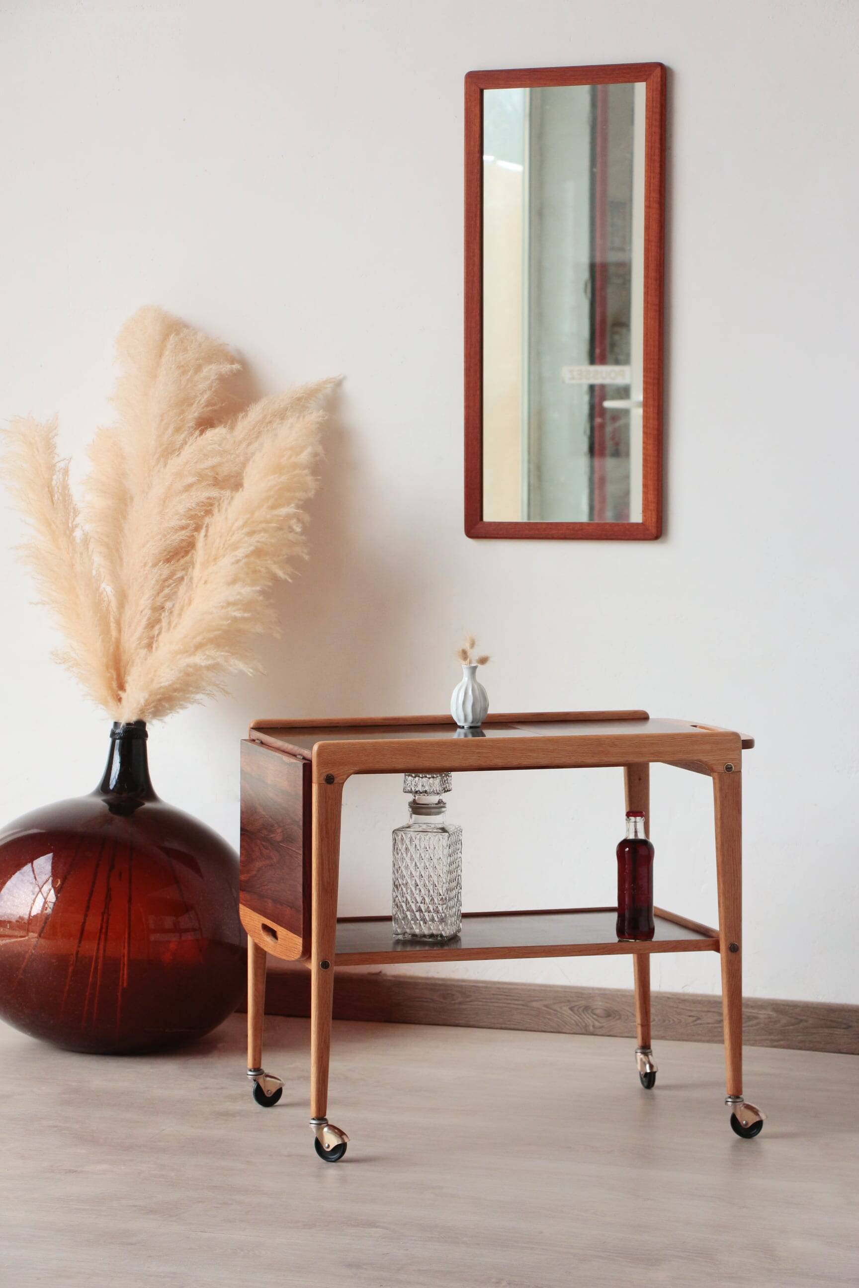 Scandinavian 'Thea' side table in rosewood and laminate, Yngve Ekström