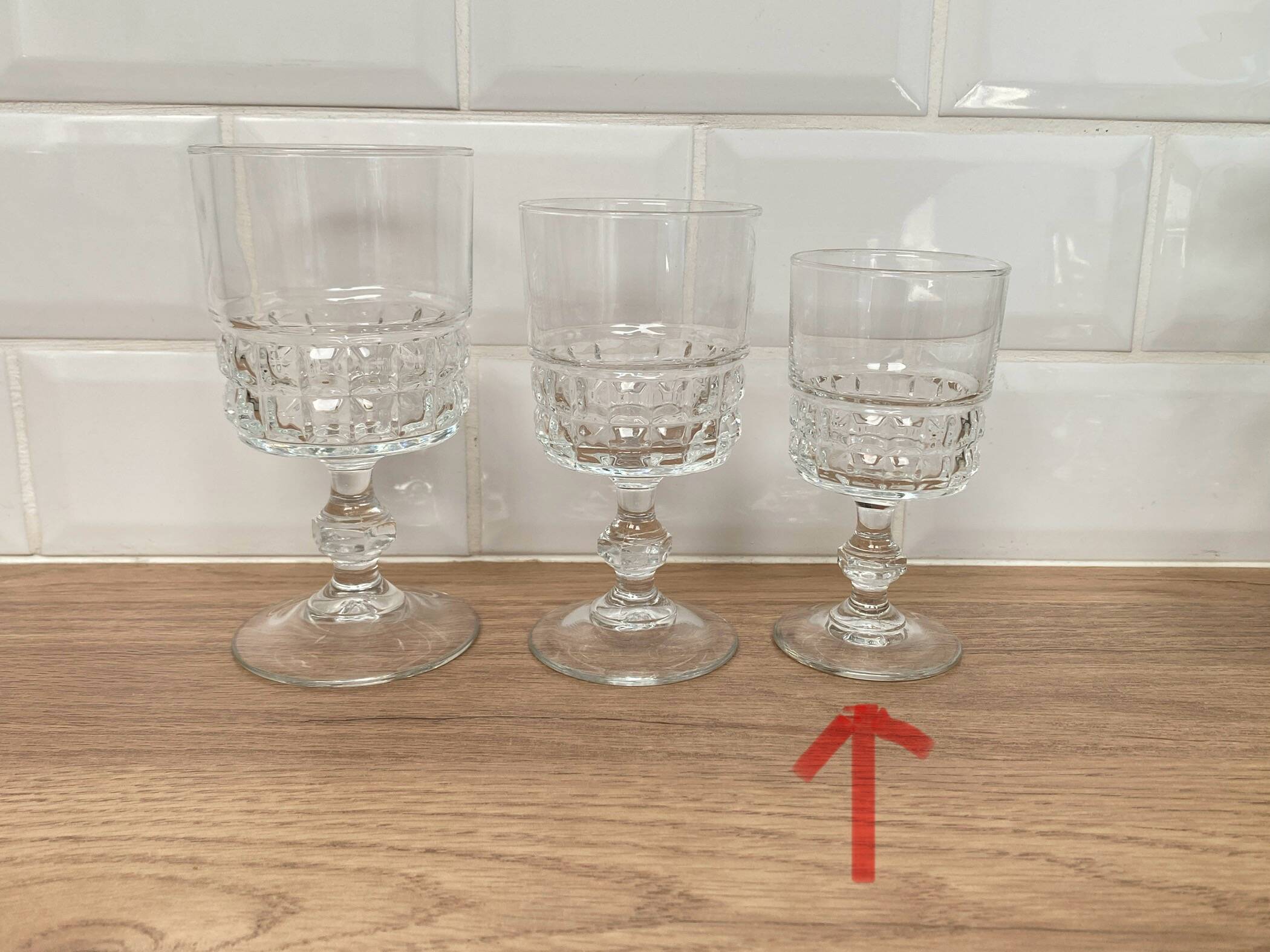 Set of 6 Luminarc Quadrille white wine glasses