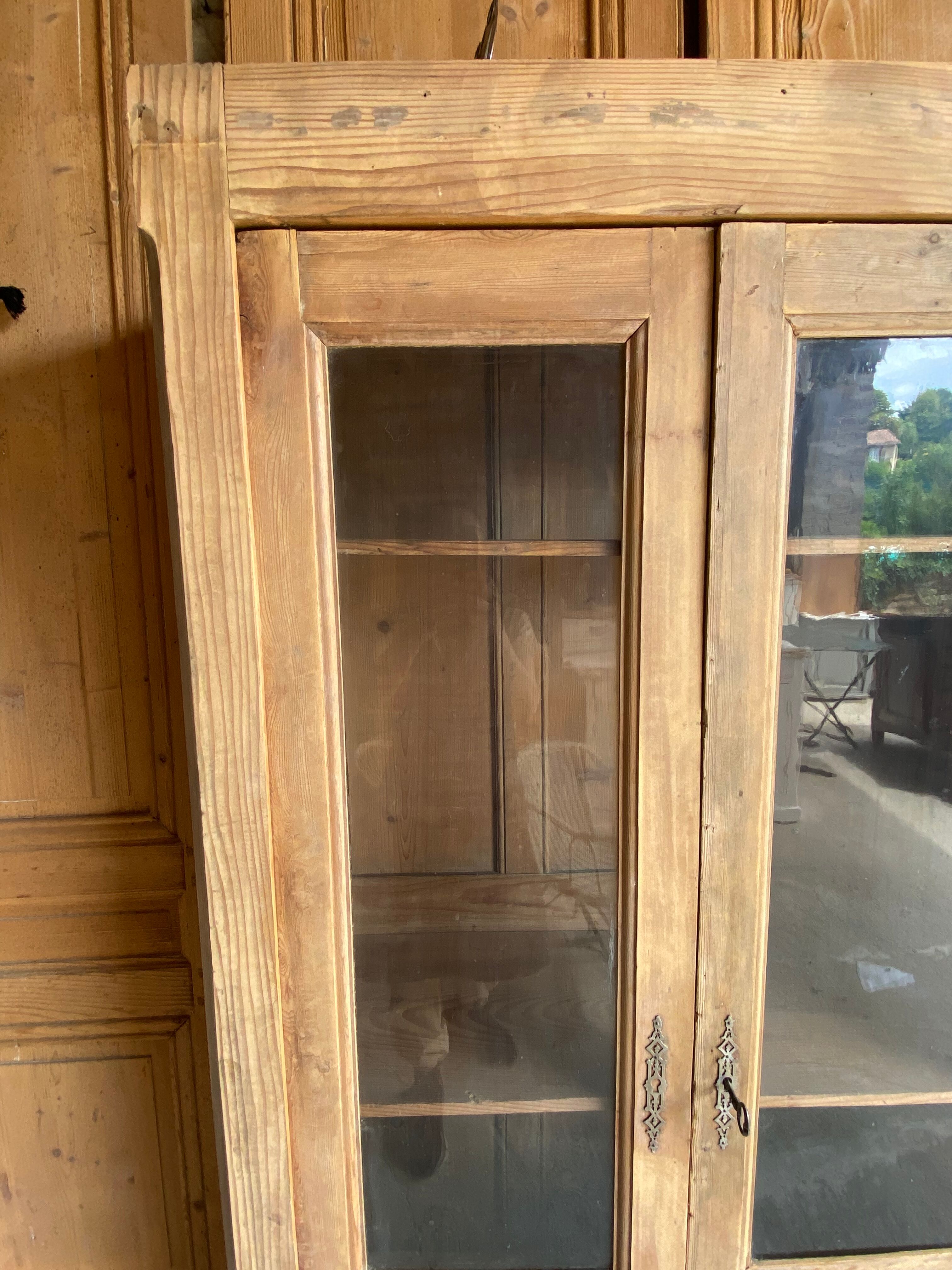 Parisian showcase cabinet